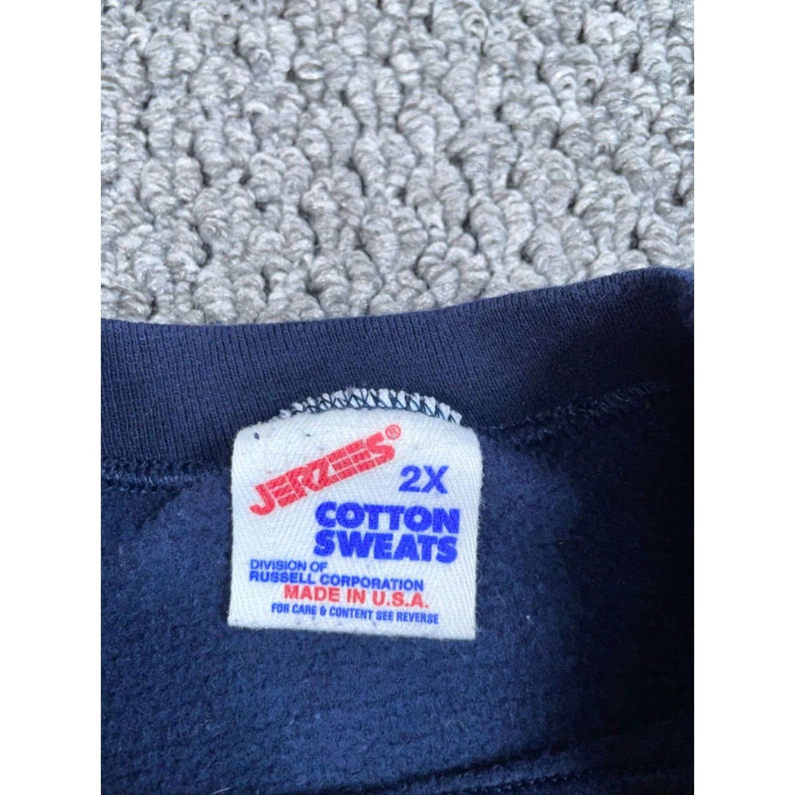 Jerzees VINTAGE Jerzees Sweatshirt Reading Recovery Dog Print Adult 2X Dark Blue Crewneck USA Tag Mens Big & Tall Size US XXL / EU 58 / 5 - 3 Thumbnail