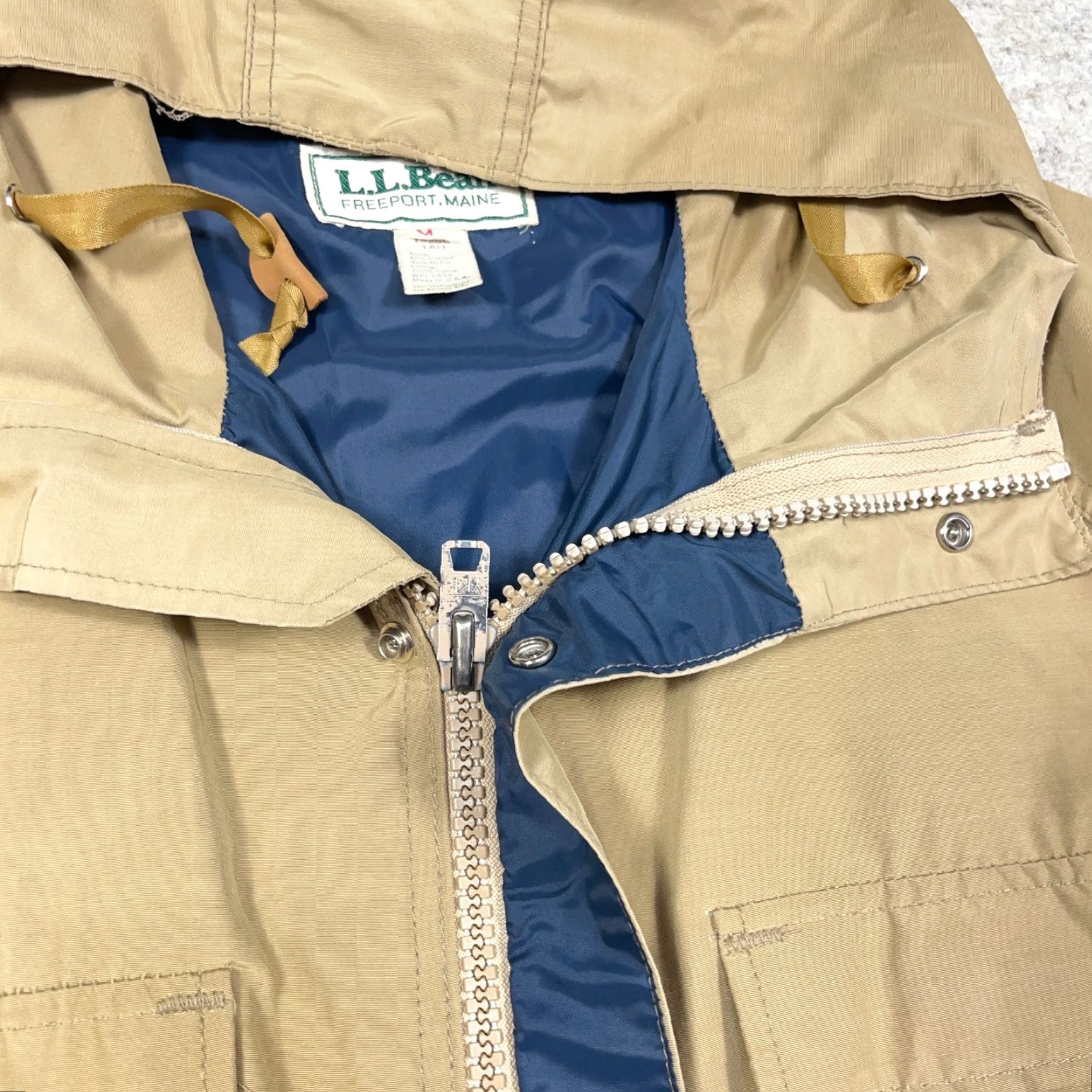 Vintage VINTAGE L.L. Bean Jacket Men Medium Tan Rain Chore Coat Nylon Hooded USA 80s 90s Size US M / EU 48-50 / 2 - 5 Thumbnail