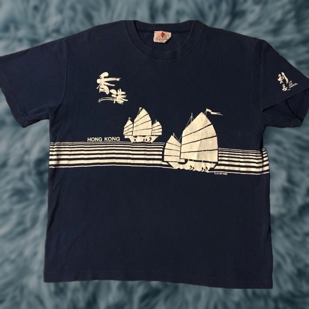 Vintage VINTAGE Hong Kong Faded AOP Shirt S Single Stitch Mens T-Shirt Blue Vaporwave 80s Art Beach Retro Surf Basketball Polynesian? Size US S / EU 44-46 / 1 - 1 Thumbnail