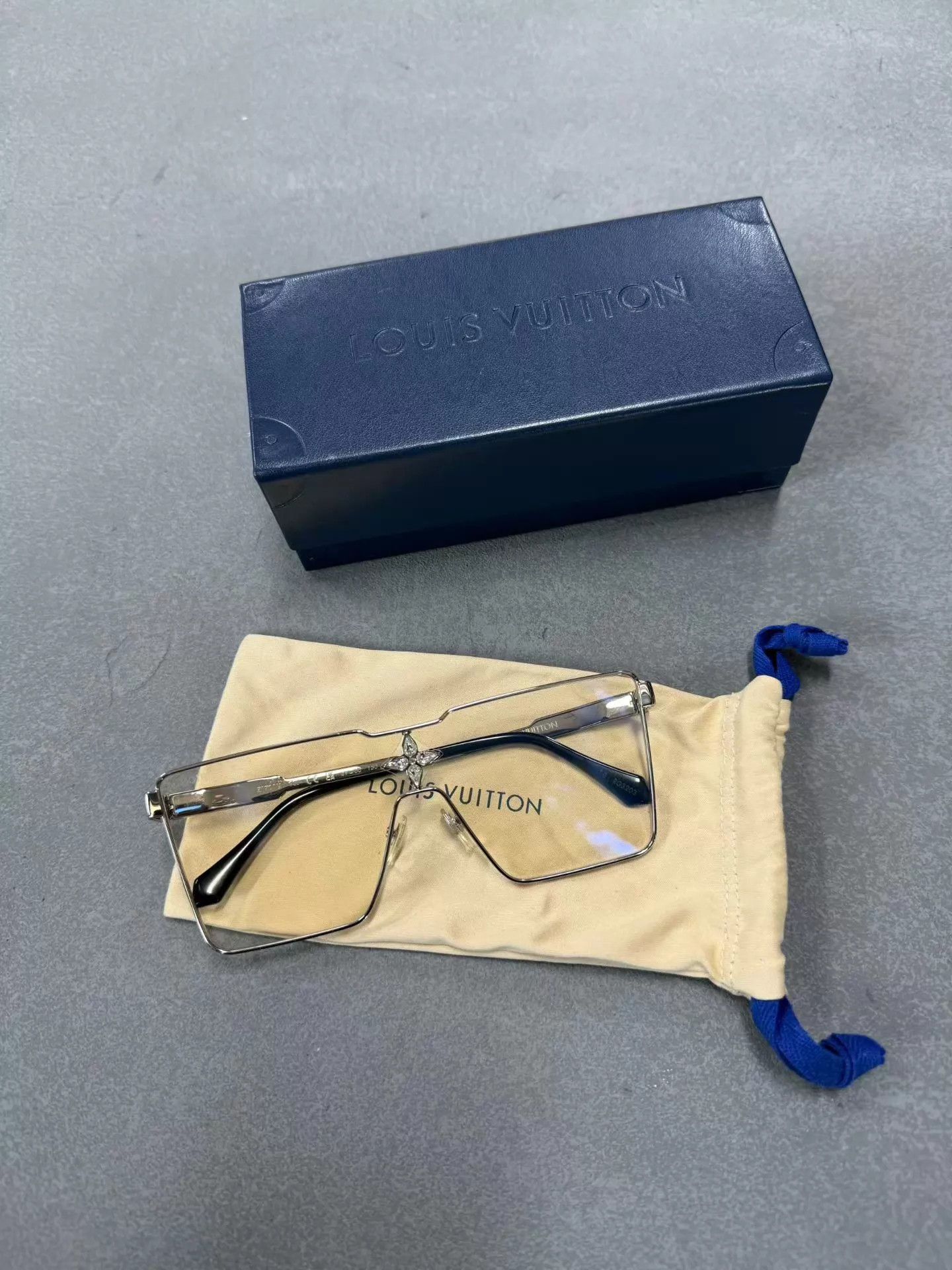 Louis Vuitton Silver Rectangle Frame Glasses Size ONE SIZE - 1 Thumbnail