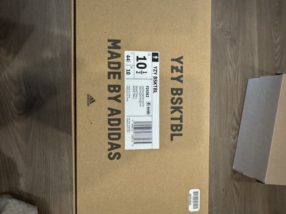 Adidas × Kanye West YZY adidas basketball FZ4362 men’s 10.5 Size US 10.5 / EU 43-44 - 3 Thumbnail
