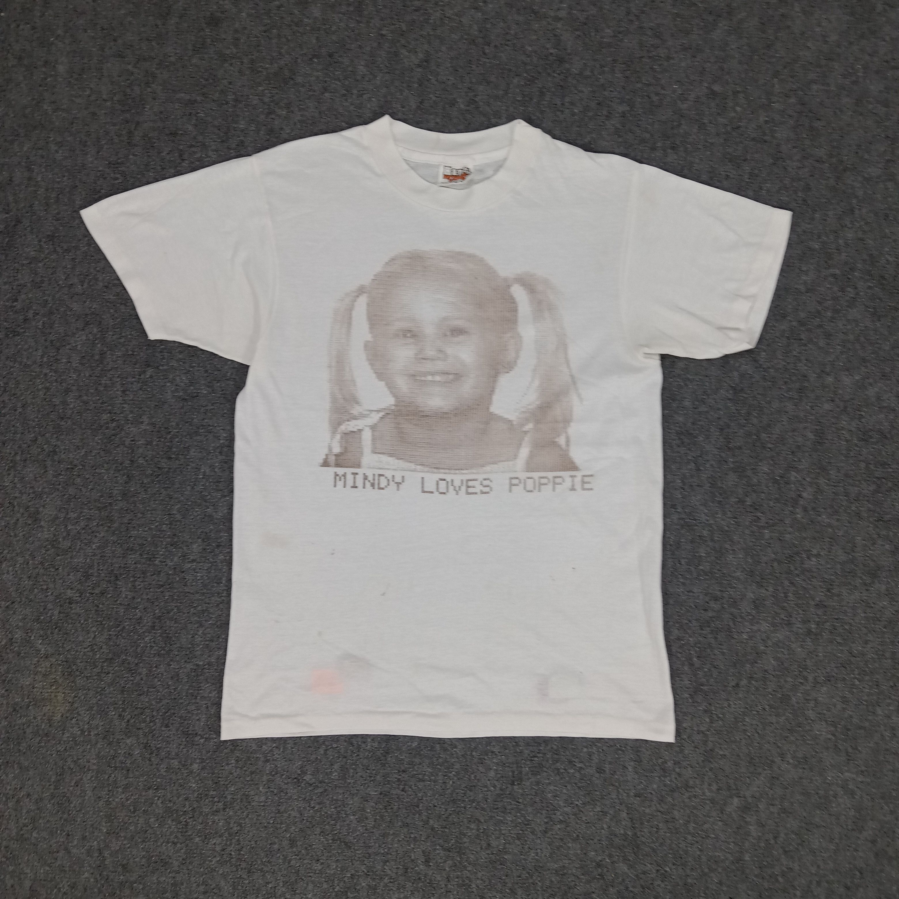 Vintage Vintage 90's Mindy Lover Poppie American Movie Tshirt Size US S / EU 44-46 / 1 - 1 Thumbnail