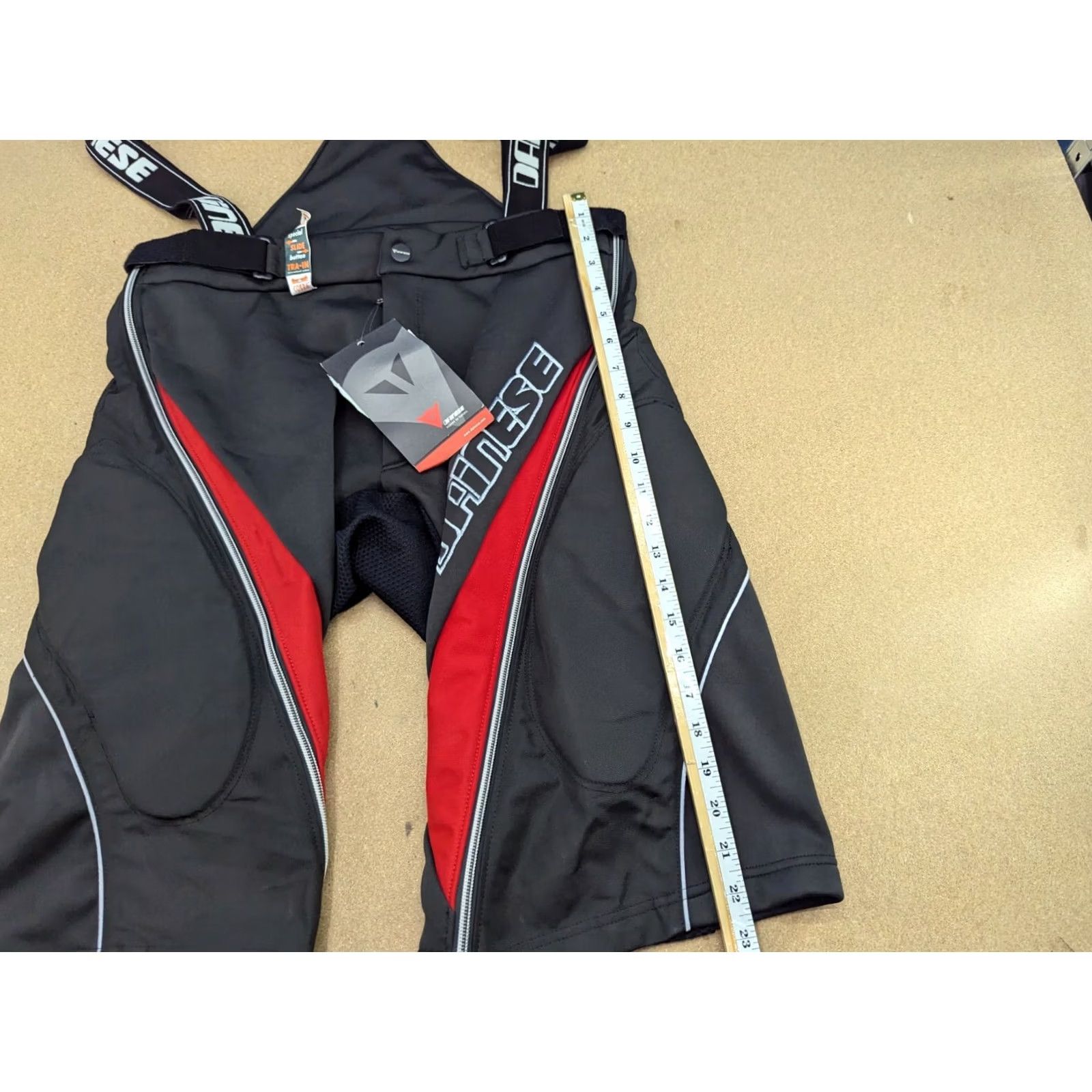 Dainese Dainese Ski Shorts Mens M Suspenders Outdoor Winter Side Leg Protection Athletic Quick Dry Black Polyester Hat? Size US 31 - 7 Thumbnail