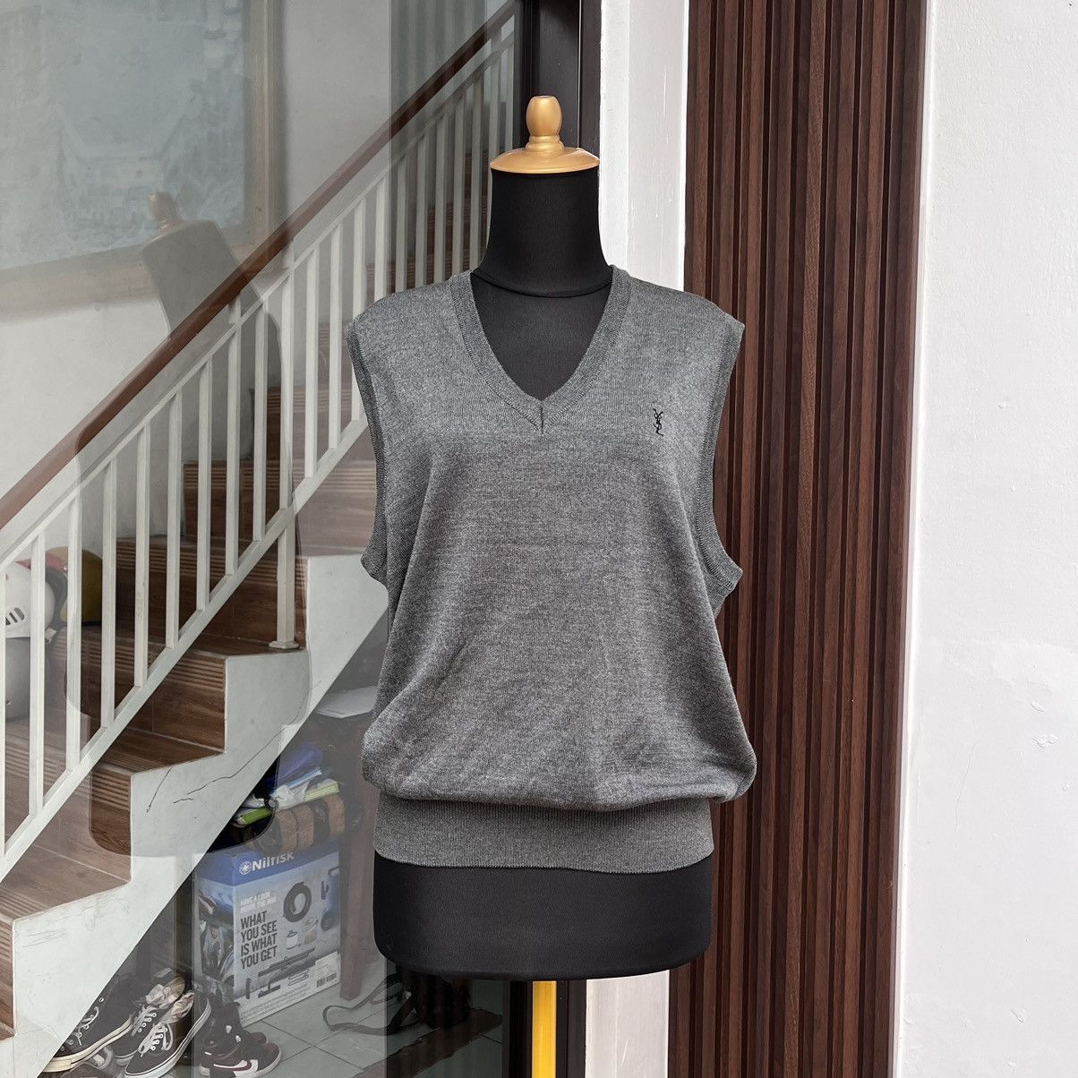Yves Saint Laurent Yves Saint Laurent Pour Homme Vest Kniwear (unisex) Size US M / EU 48-50 / 2 - 1 Thumbnail
