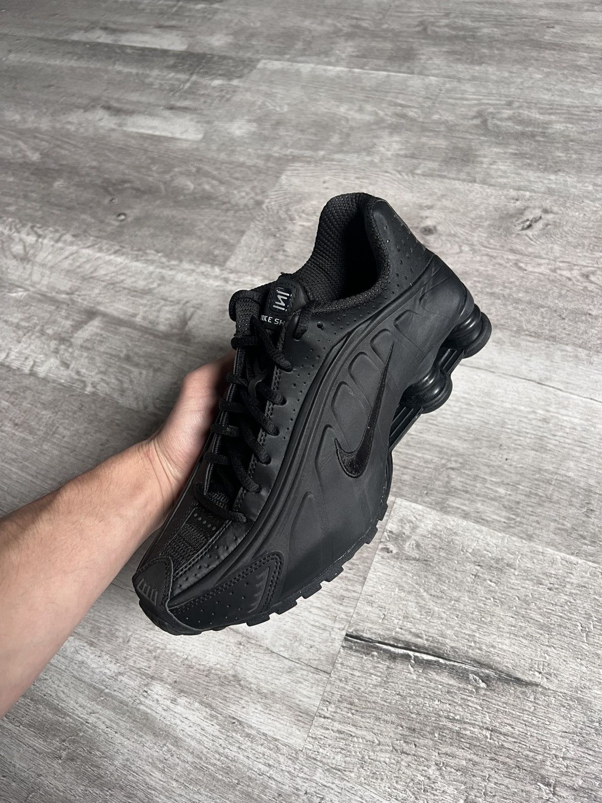 Nike Nike Shox R4 Triple Black Matte Size US 8 / EU 41 - 6 Thumbnail