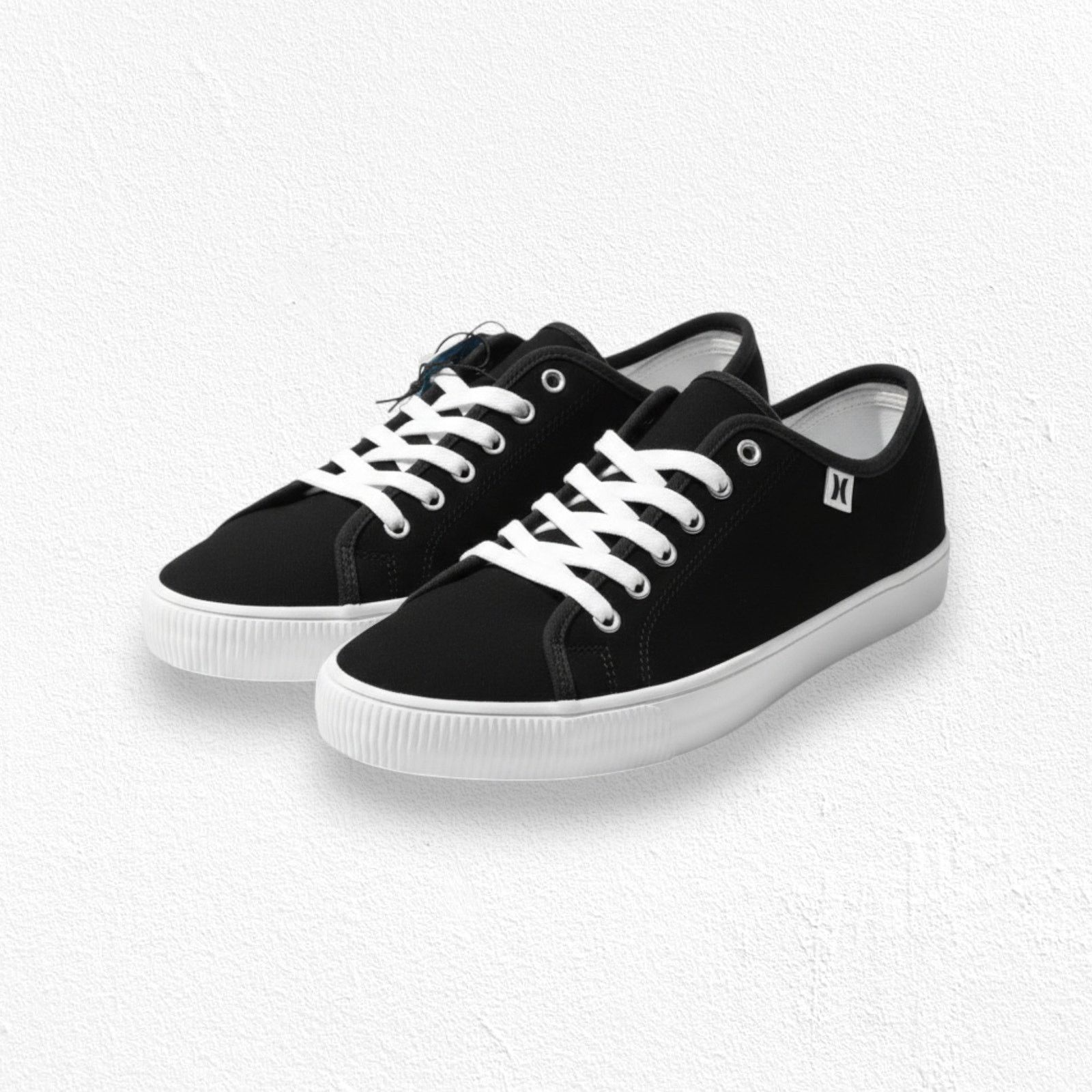 Hurley Black Suede Low Top Sneakers Size 7.5