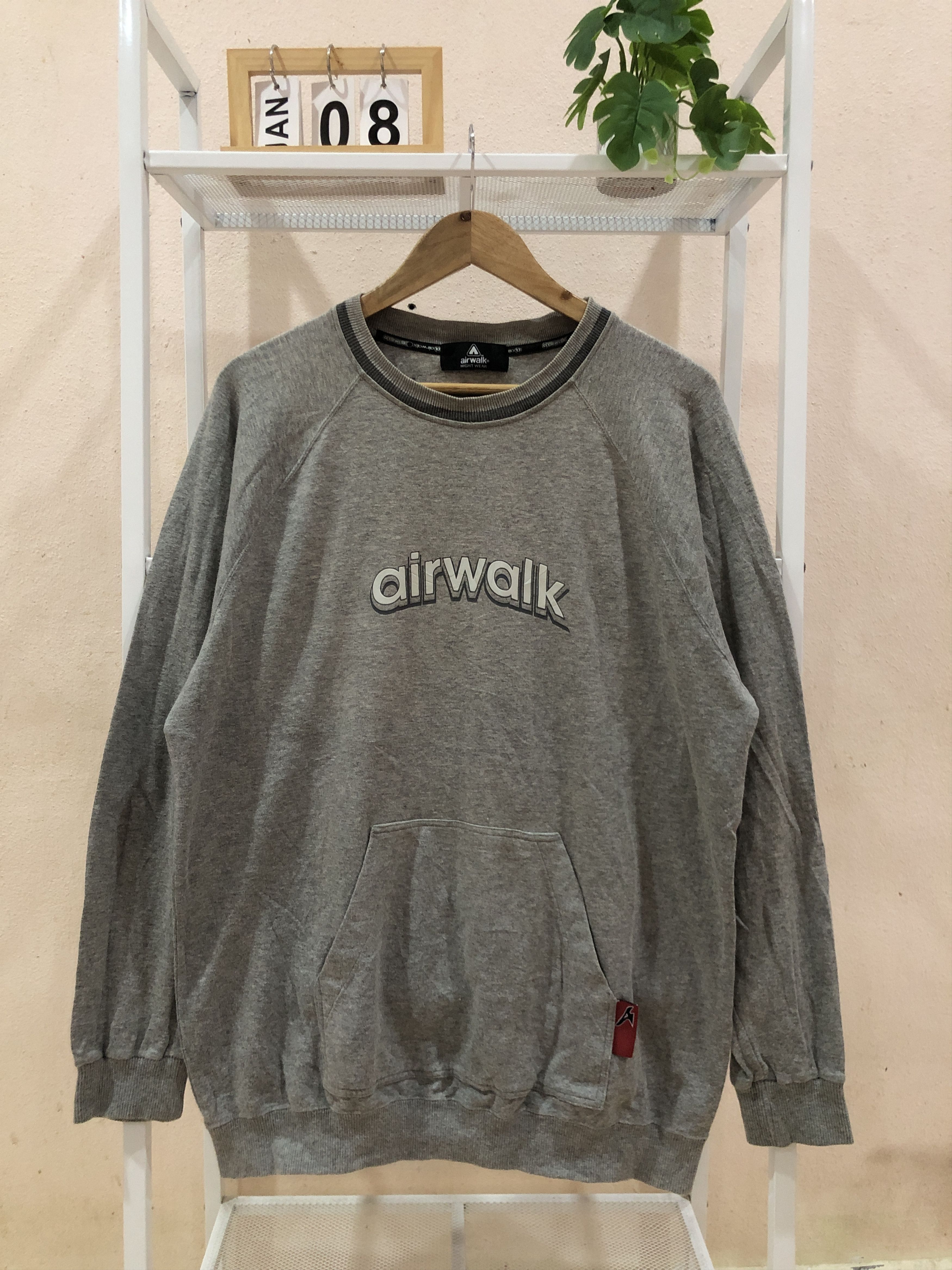 Airwalk Vintage Airwalk Crewneck Swetshirts Size US L / EU 52-54 / 3 - 1 Thumbnail