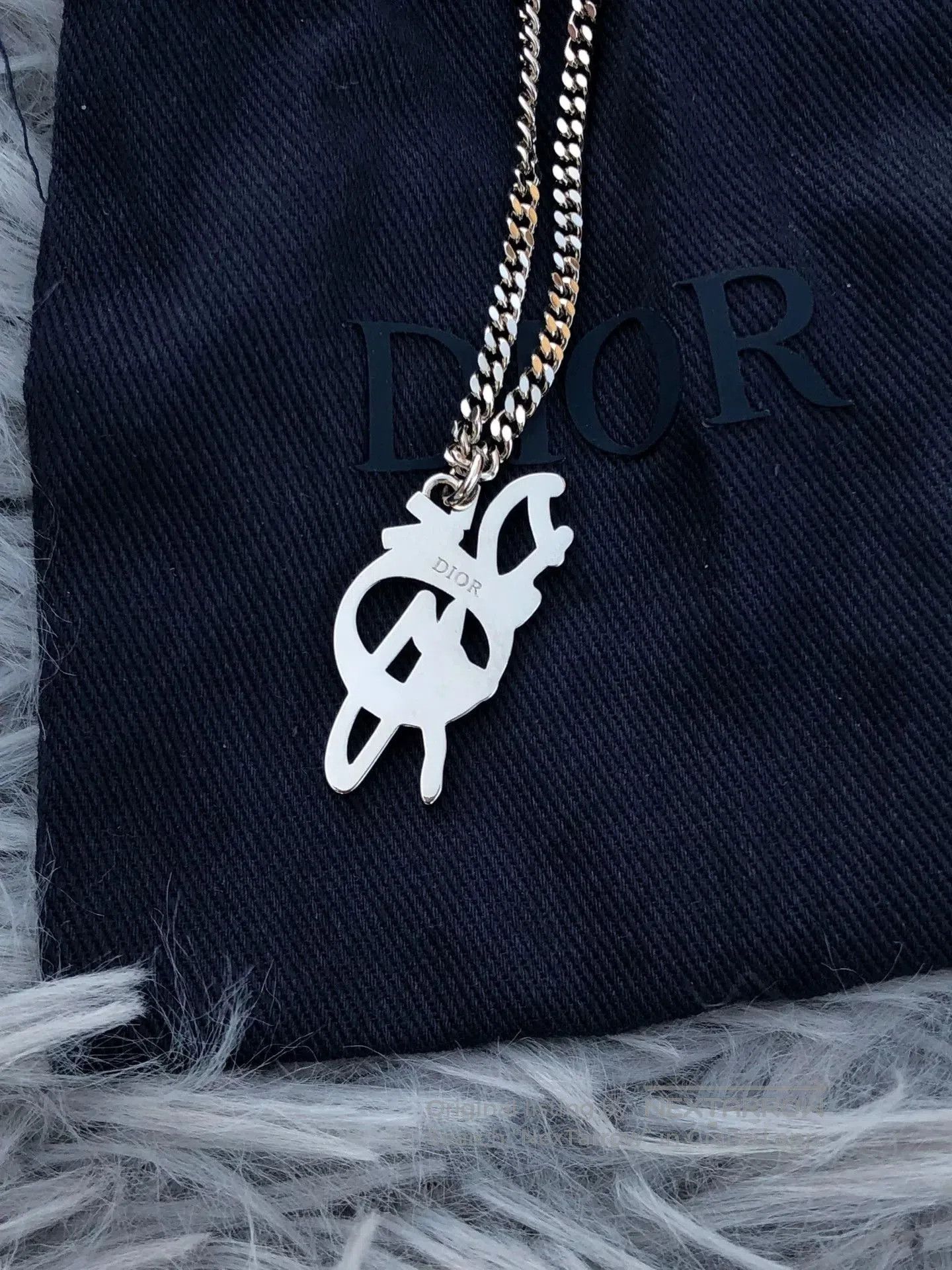 Dior Dior 2023 Crystal Logo Necklace. Size ONE SIZE - 4 Thumbnail