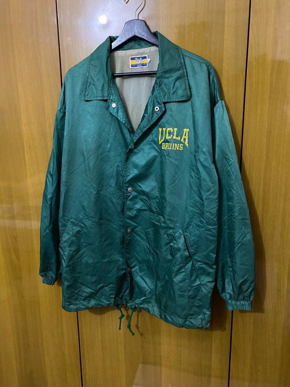 Vintage Vintage 90s Ucla Bruins Nylon Coach Jacket Size US L / EU 52-54 / 3 - 4 Thumbnail