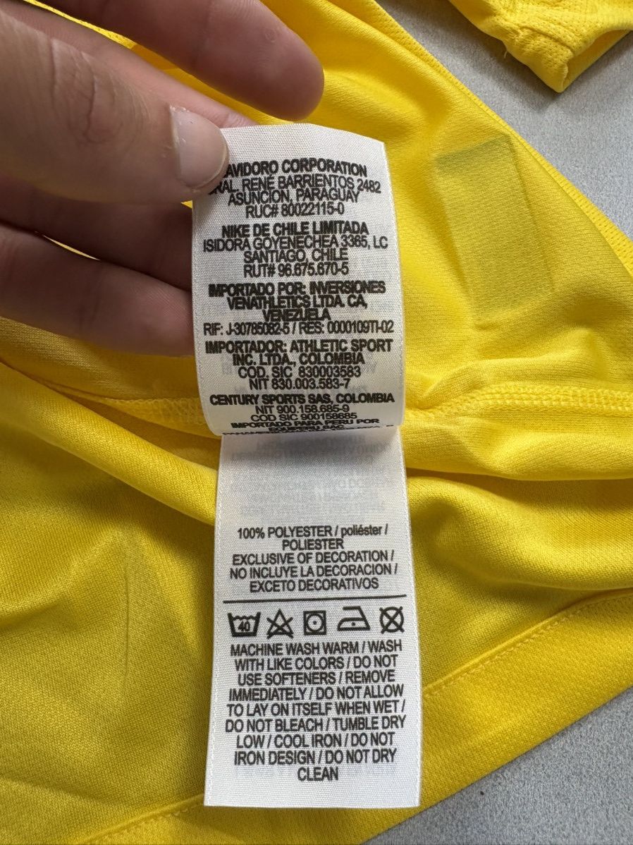 Nike Brazil Nike 2018 2019 Home Jersey World Cup Soccer Shirt Size US M / EU 48-50 / 2 - 13 Thumbnail