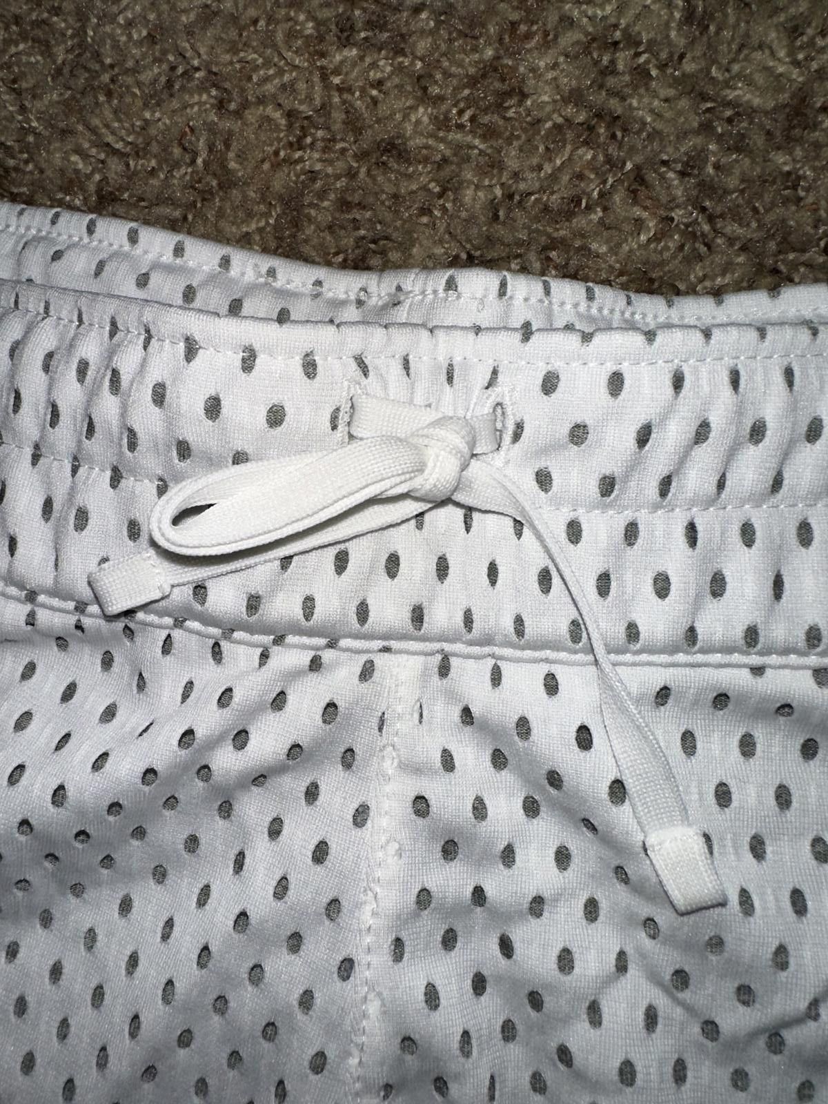 Nike Nike Women’s Gym White/Grey Reversible Training Shorts Size 26" / US 2 / IT 38 - 6 Thumbnail