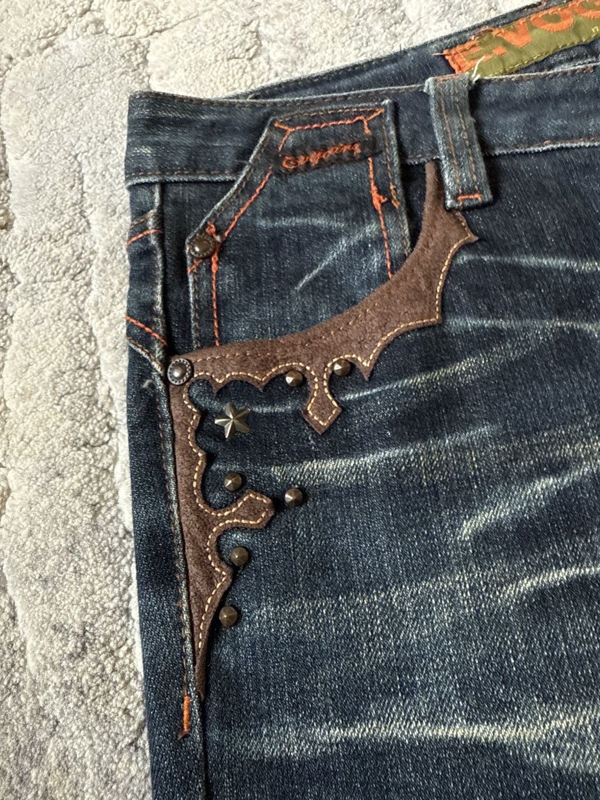 Tornado Mart Tornado Mart Style Studded Tribal Trim Pocket Flared Jeans Size US 27 - 5 Thumbnail