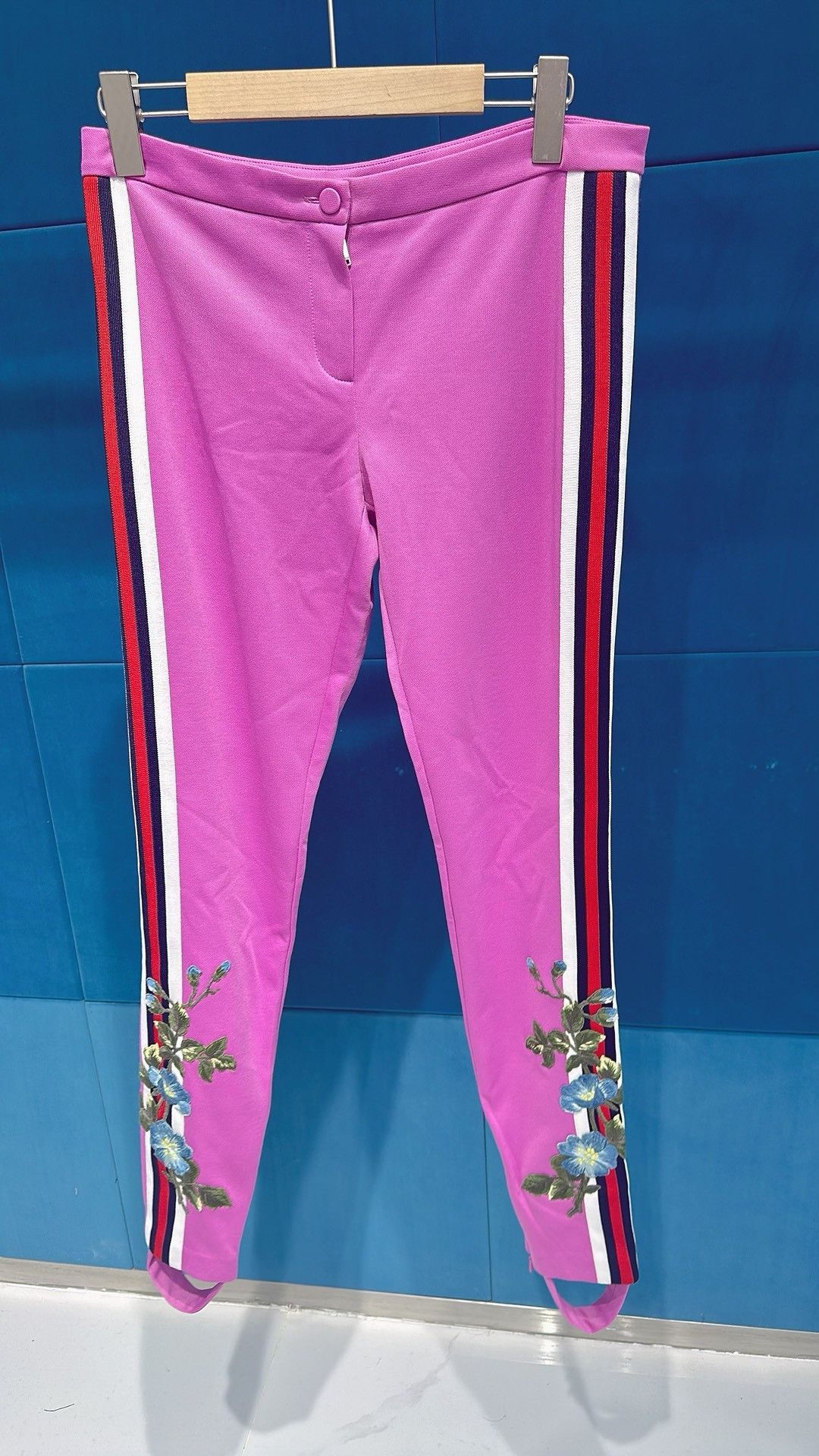 Gucci GUCCI pink floral embroidery show trousers Size US 30 / EU 46 - 1 Thumbnail