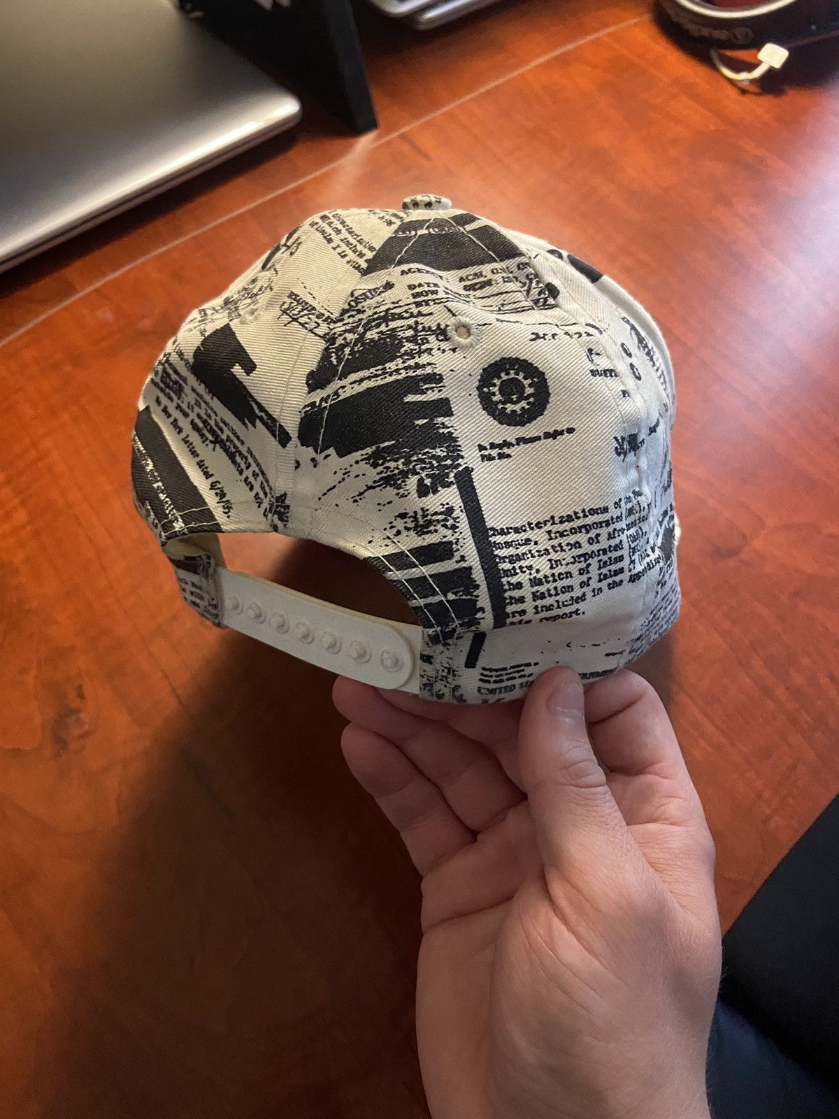 Supreme 2004 supreme fbi 6 panel cap Size ONE SIZE - 2 Thumbnail