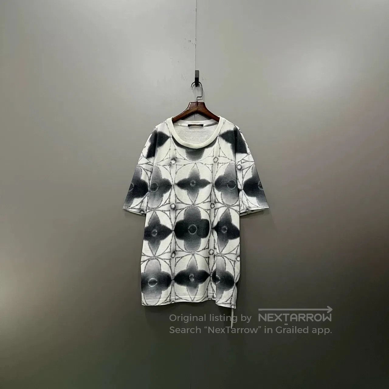 Louis Vuitton Louis Vuitton Tie-Dye Floral Print Short-Sleeve. Size XL / US 12-14 / IT 48-50 - 1 Thumbnail