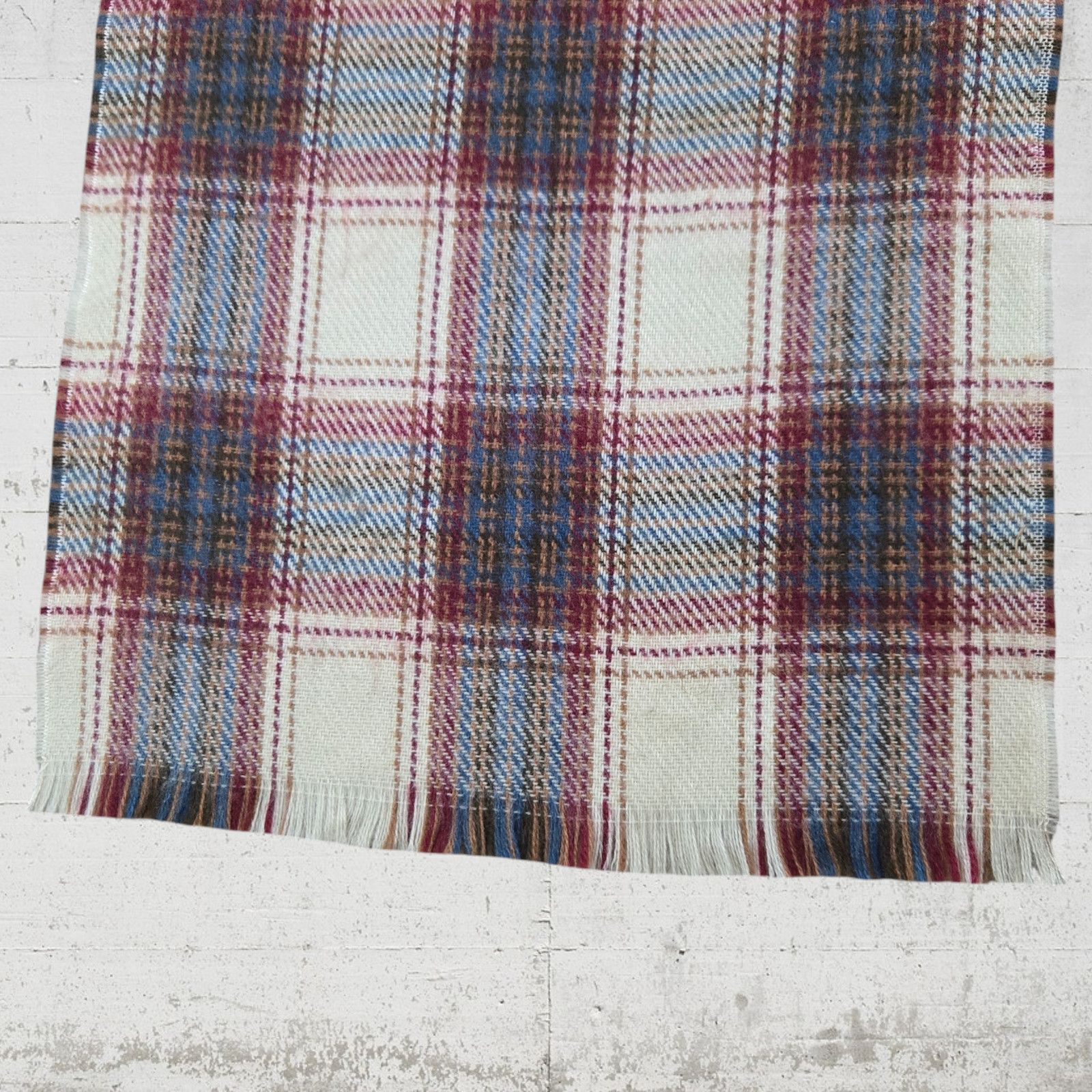 Vintage Vintage Red Cream Plaid Fringe Five Footer Scarf Size ONE SIZE - 4 Thumbnail