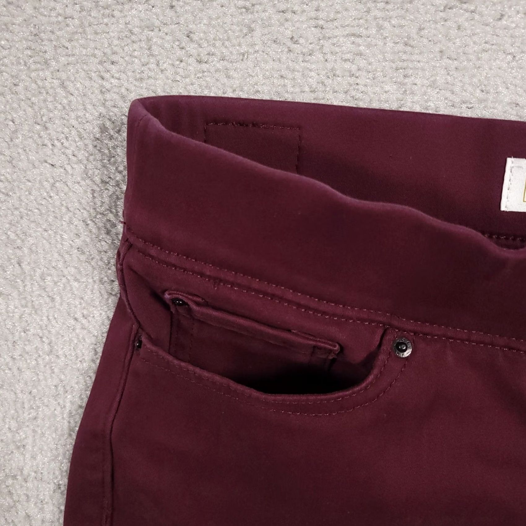 Vintage VINTAGE Levi Strauss Jeans Women's 8 Short Maroon Skinny Pull-On Totally Shaping Stretch Size 30" / US 8 / IT 44 - 4 Thumbnail
