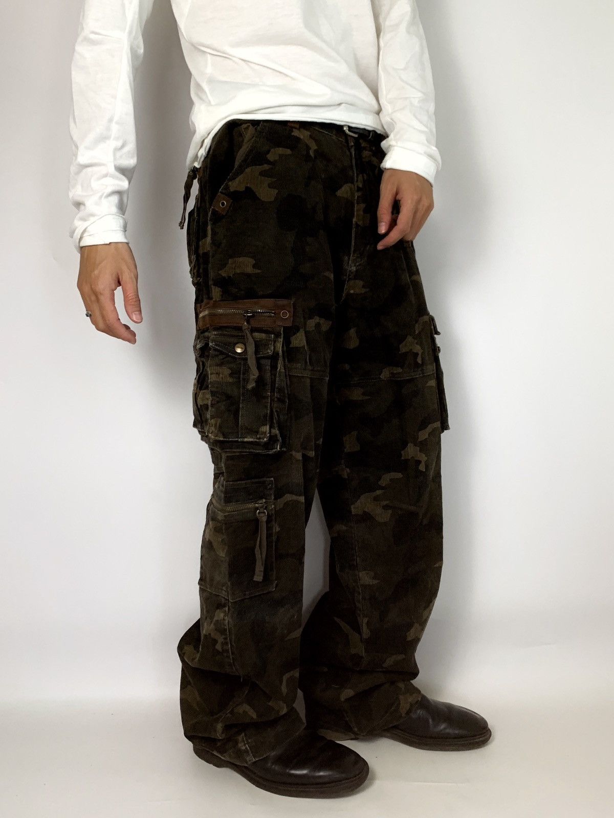 Jean VINTAGE CARGO CORDUROY ARMY CAMO PANT Size US 31 - 12 Thumbnail