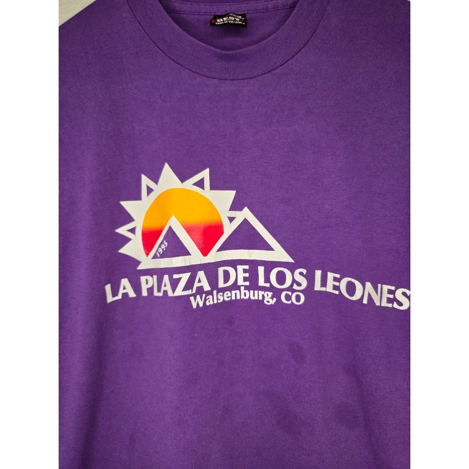Vintage Vintage Walsenburg Shirt La Plaza De Los Leones Purple Tee L Size US L / EU 52-54 / 3 - 3 Thumbnail