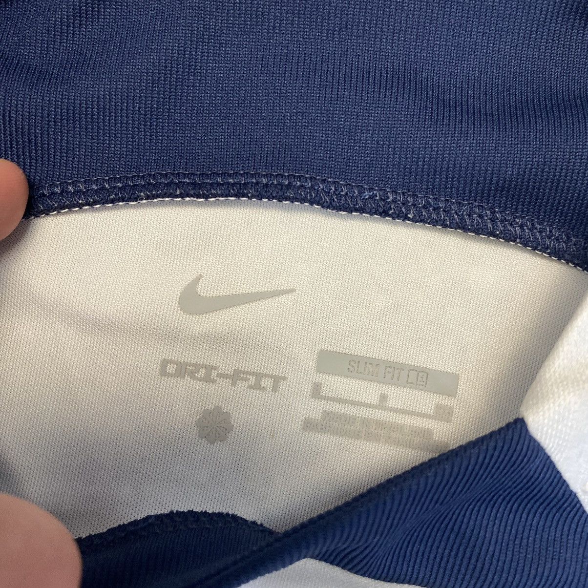 Vintage Vintage Nike Paris Saint-Germain Men’s Soccer Jersey Size US S / EU 44-46 / 1 - 6 Thumbnail