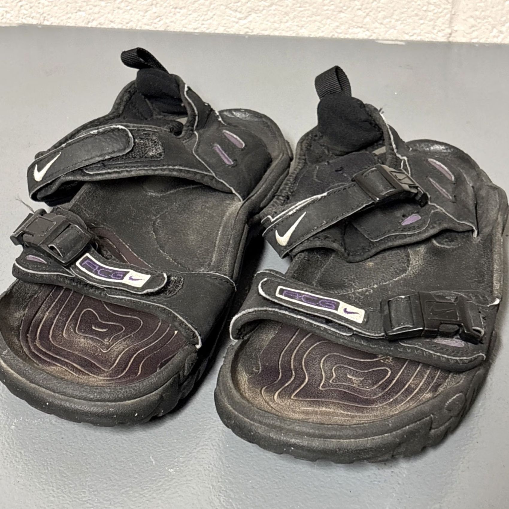 Nike Nike Women’s 8 ACG Air Deschutz Black Strappy Adjustable Sport Sandals Size US 8 / IT 38 - 2 Thumbnail