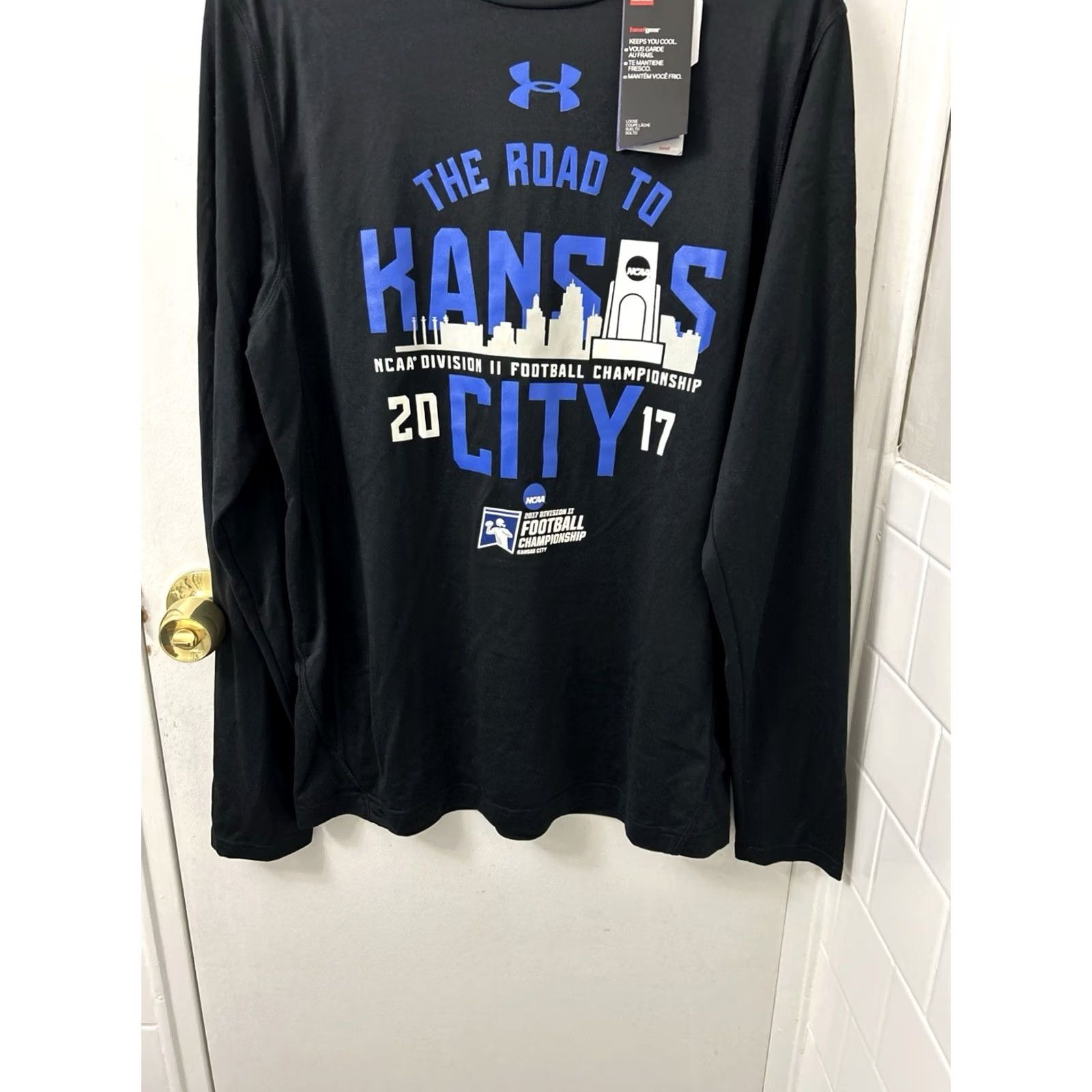 Under Armour Under Armour Shirt Mens M Black 2017 NCAA Division II Football Championship NWT HeatGear Logo Crew Neck Short Sleeve? Size US M / EU 48-50 / 2 - 3 Thumbnail