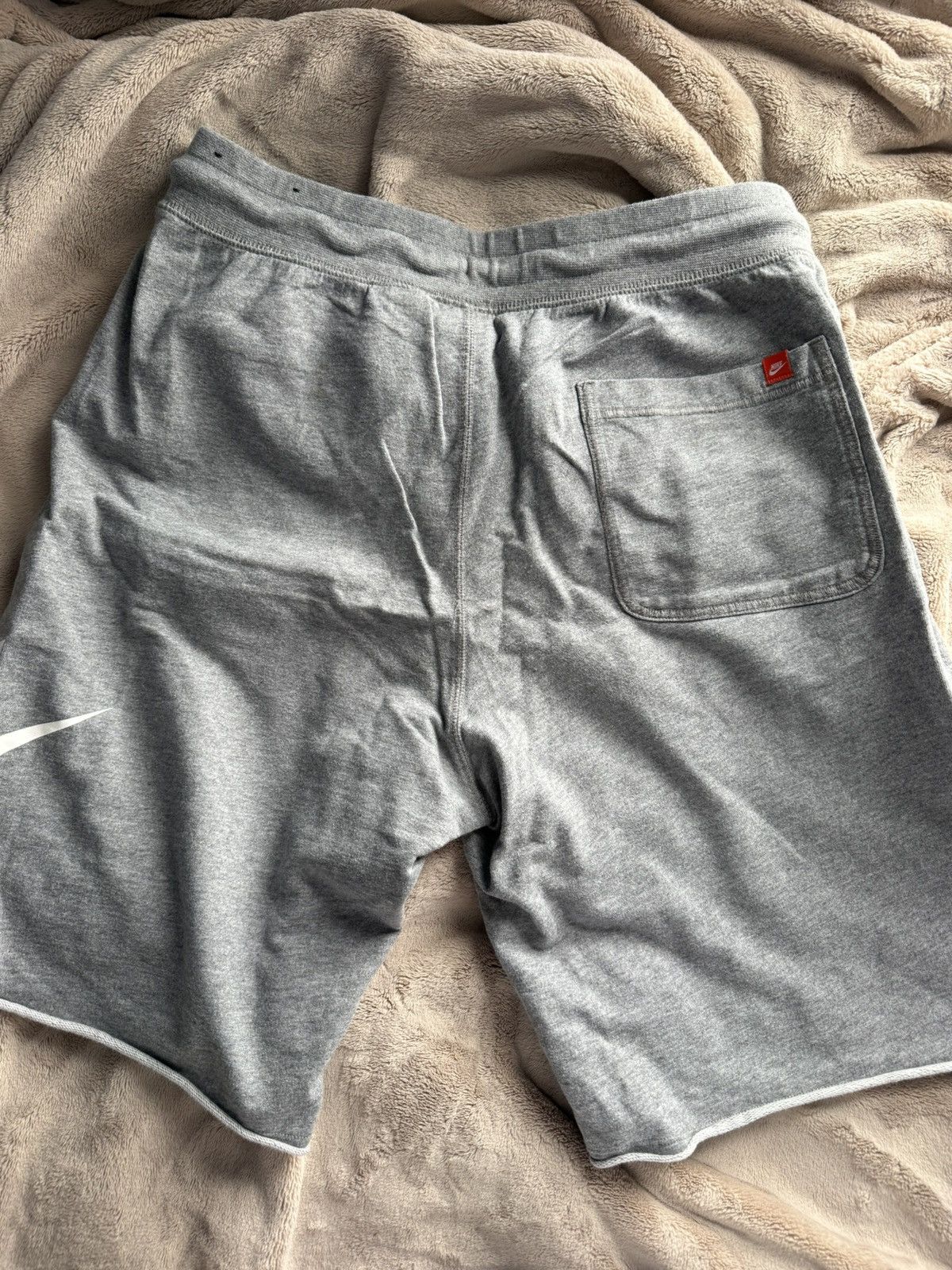 Nike Nike Shorts Size US 30 / EU 46 - 2 Thumbnail