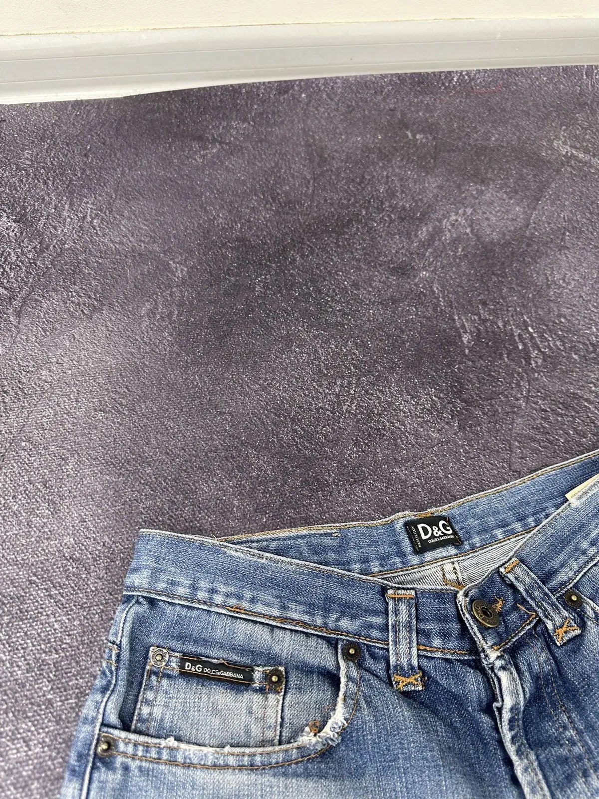 Dolce & Gabbana × Vintage Vintage Dolce & Gabbana Y2K Women's Distressed Denim Shorts Size 32" / US 10 / IT 46 - 7 Thumbnail