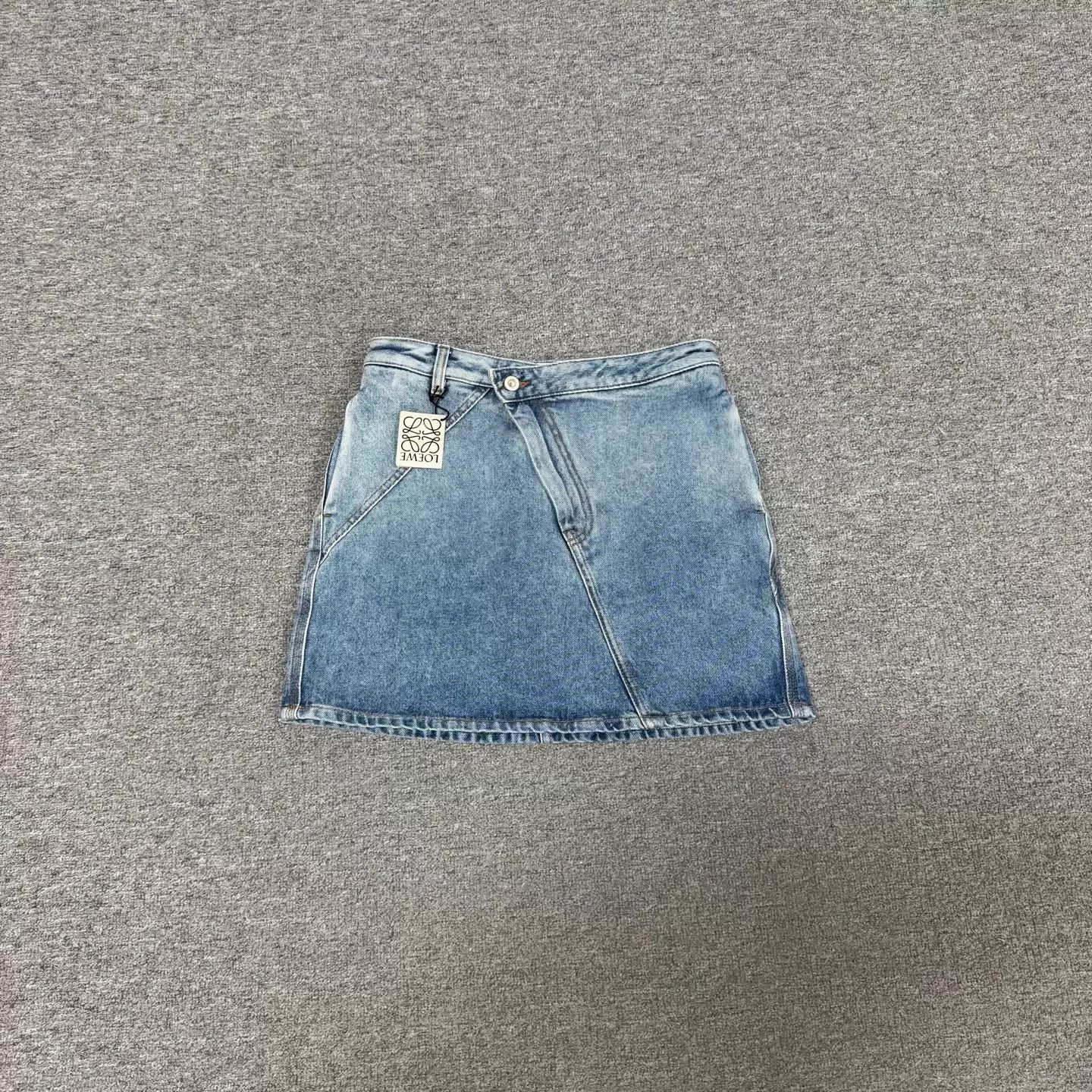 Louis Vuitton Loewe Back Leather Tag Embroidered Denim Skirt 38 99 New Size 26" / US 2 / IT 38 - 2 Thumbnail