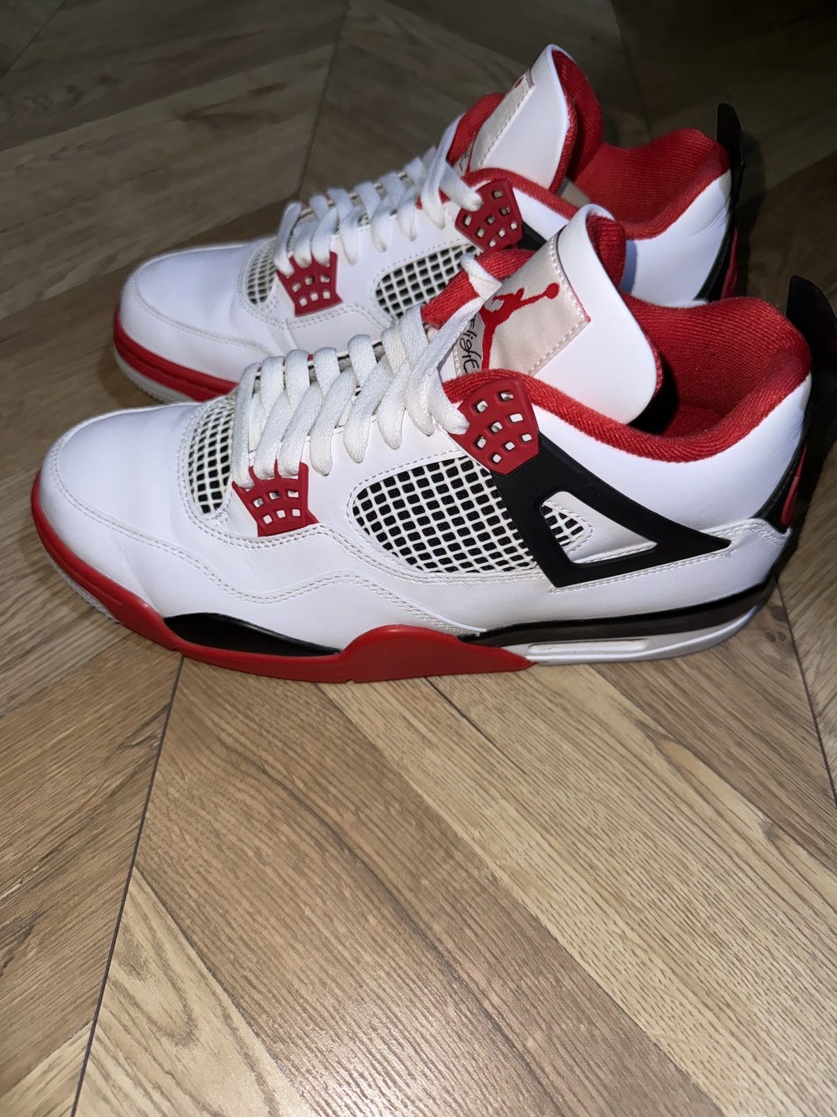 Jordan Brand JORDAN 4 Fire red Size 9.5US 2020 Size US 9.5 / EU 42-43 - 4 Thumbnail