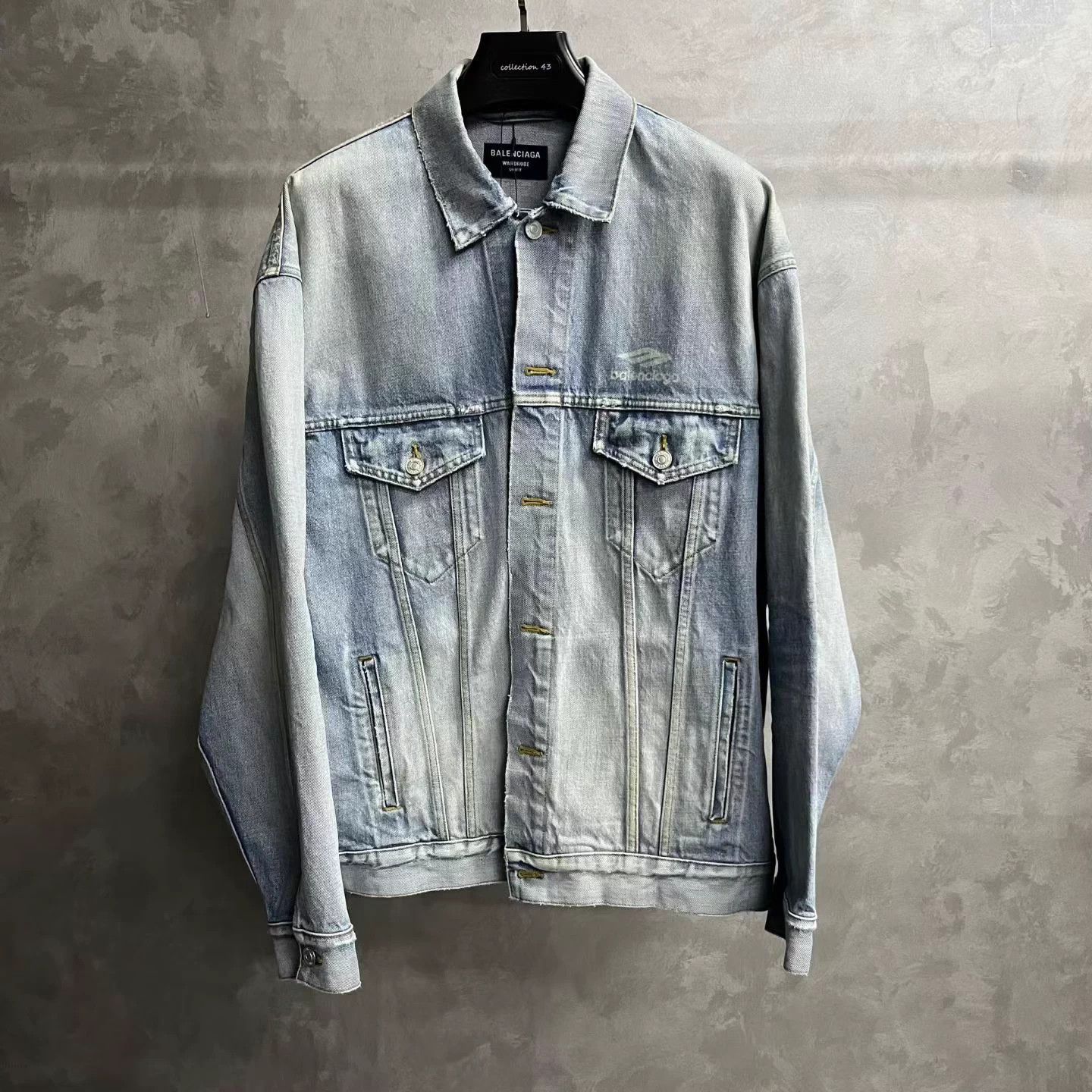 Balenciaga Balenciaga blue logo print denim jacket sample Size US XL / EU 56 / 4 - 1 Thumbnail