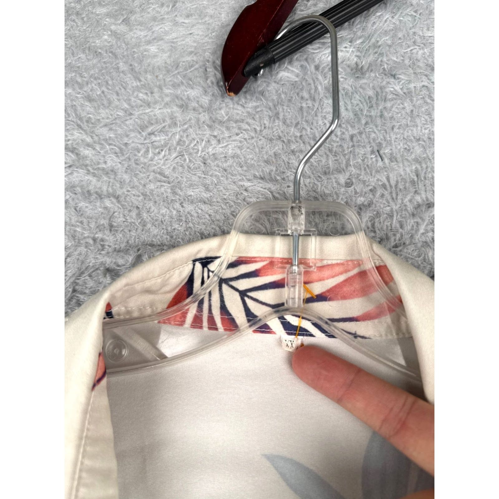Vintage Hawaiian Shirt Adult 2XL Ivory Floral Leaf 100% Polyester Read Size US XXL / EU 58 / 5 - 6 Thumbnail