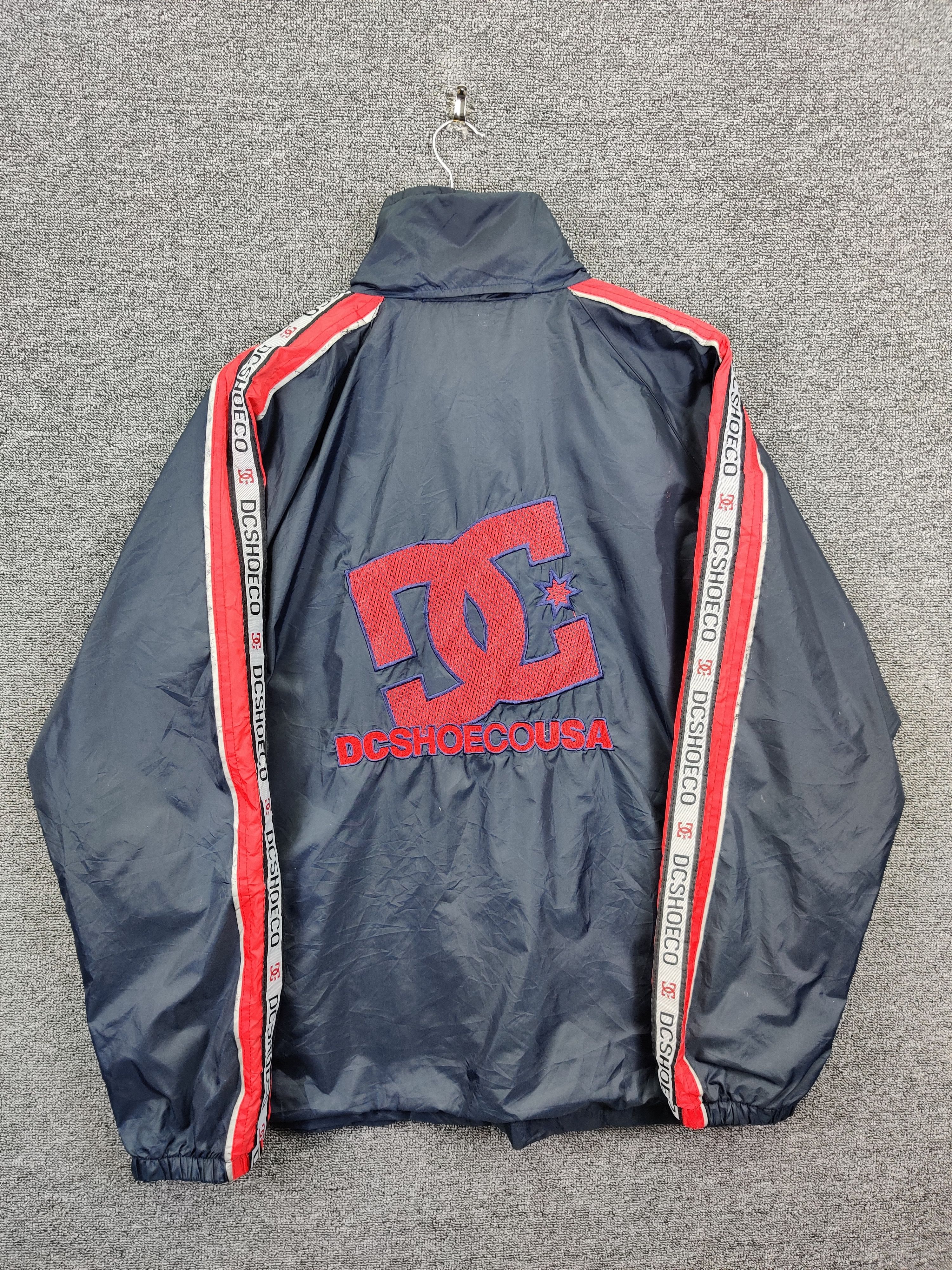 DC Vintage DC Shoe USA Embroidery Logo Windbreaker Light Jacket Size US XL / EU 56 / 4 - 6 Thumbnail