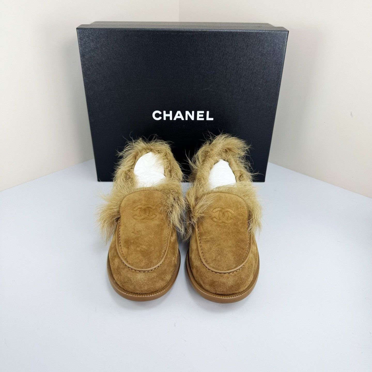 Chanel Chanel 25N Brown Suede Fur Loafers Size US 7.5 / IT 37.5 - 1 Thumbnail