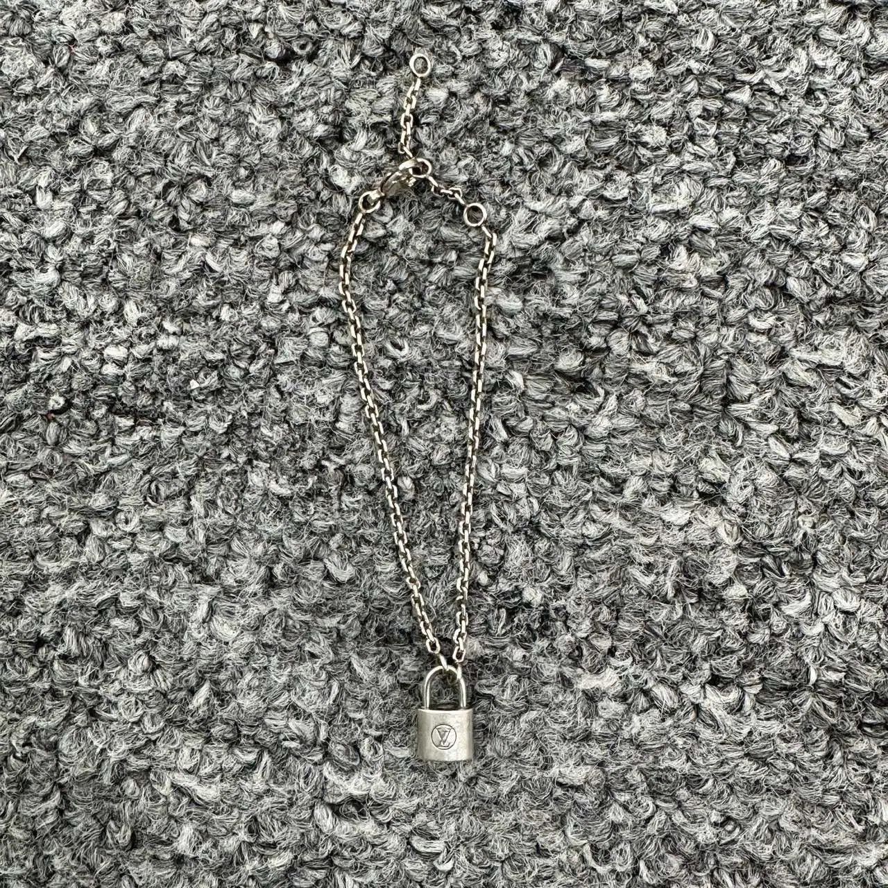 Louis Vuitton Louis Vuitton 925 Silver Lock Bracelet. Size ONE SIZE - 7 Thumbnail