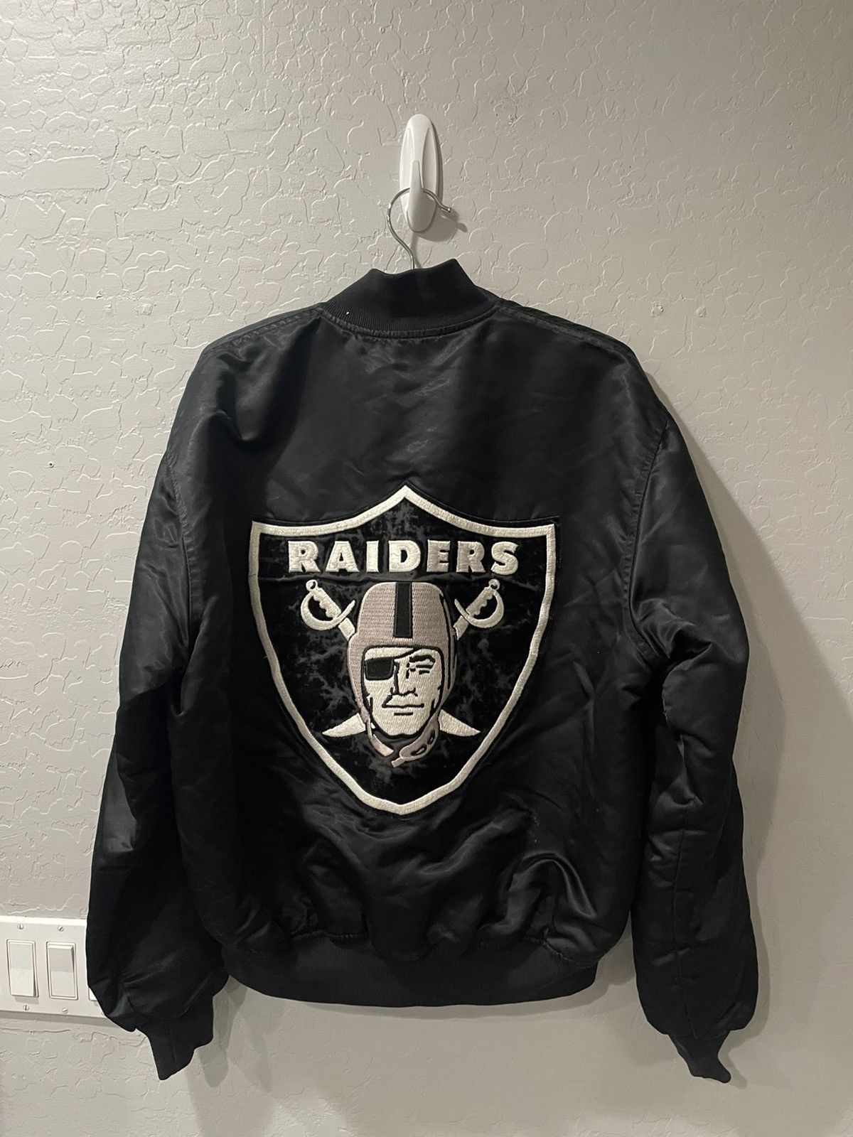 Starter Vintage STARTER Los Angeles Raiders Satin Jacket Size Medium Size US M / EU 48-50 / 2 - 10 Thumbnail