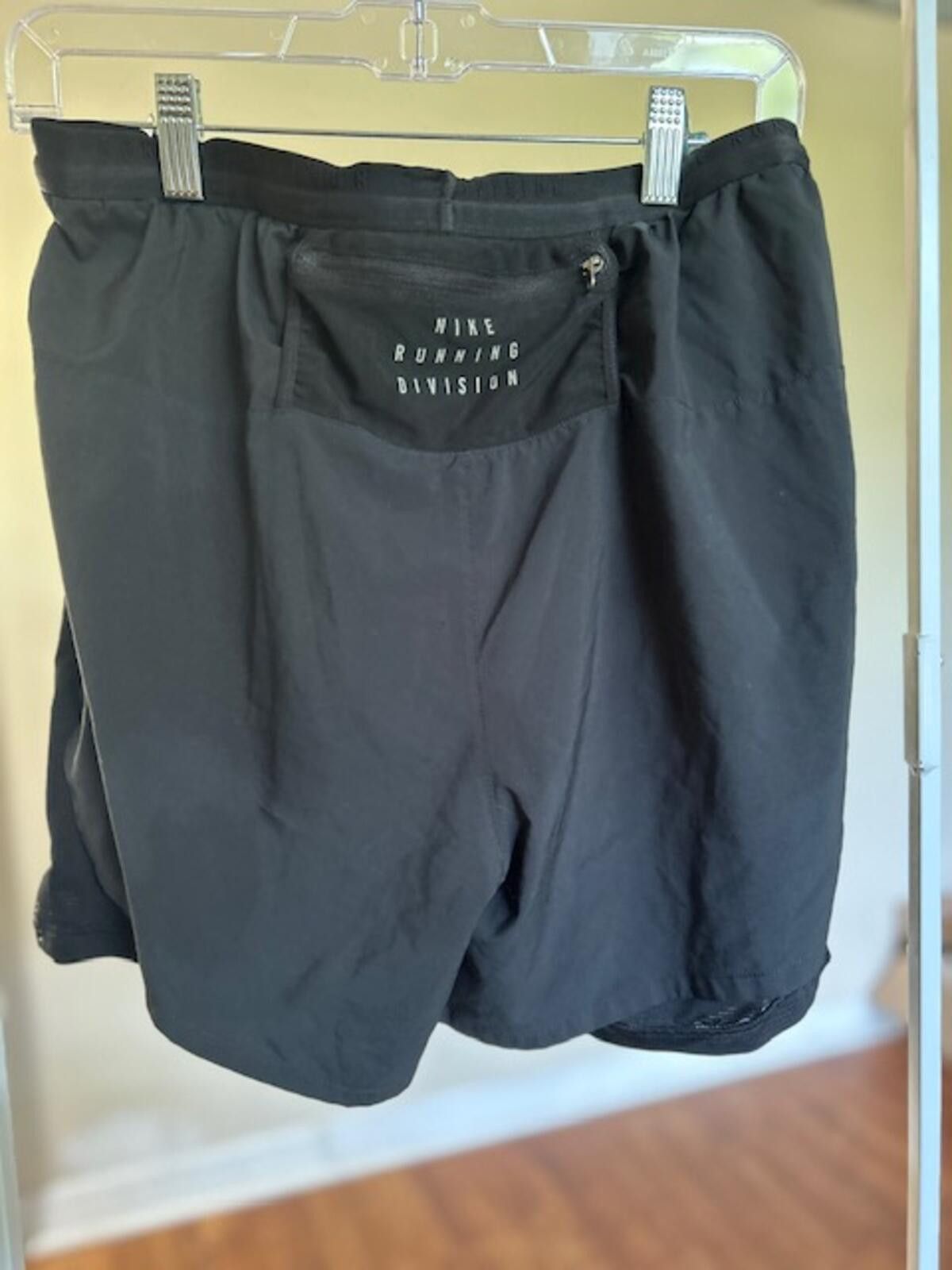 Nike Nike Running Division Black Athletic Shorts Medium Size US 32 / EU 48 - 2 Thumbnail