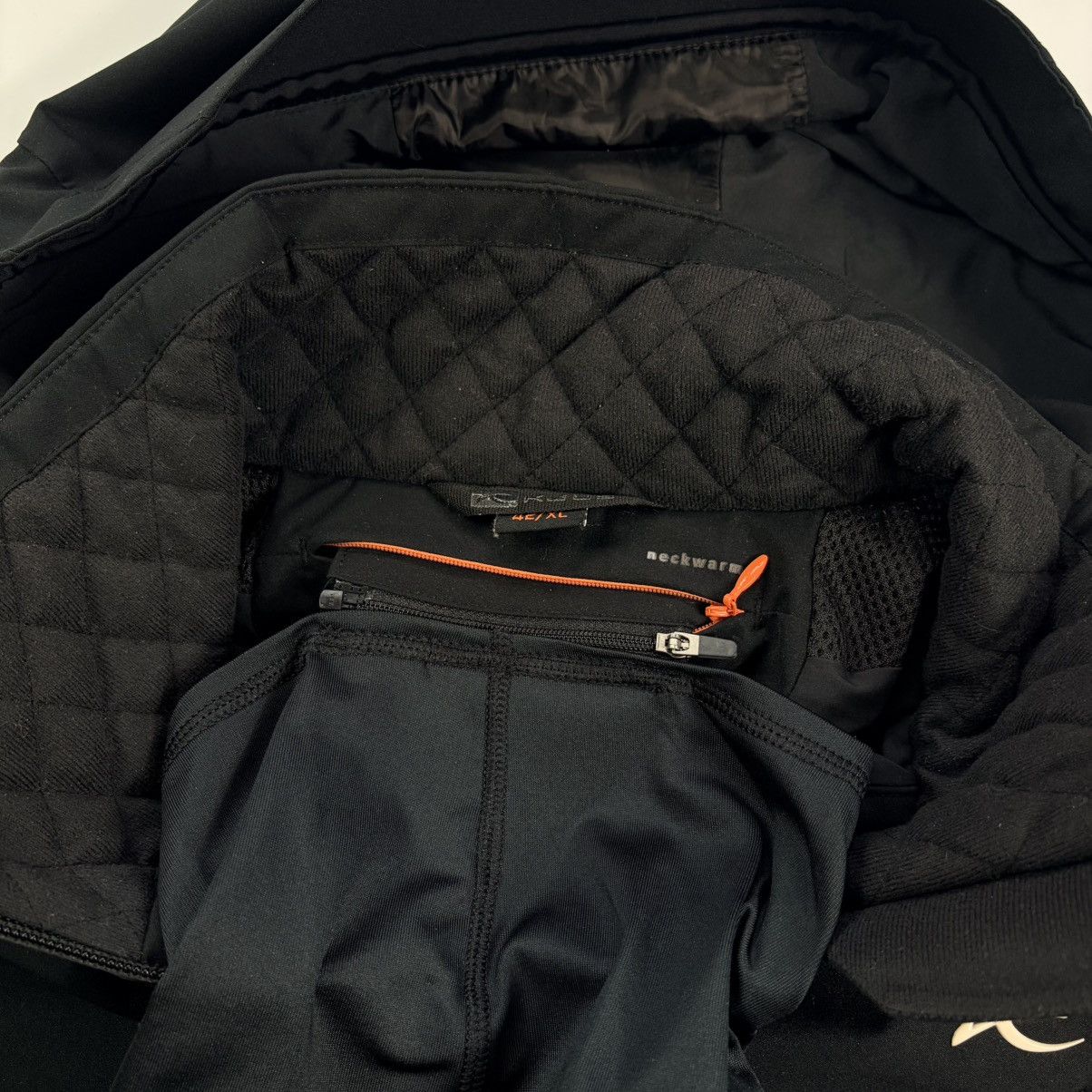 KJUS KJUS Formula Padded Hooded Ski Jacket Black Size M Gorpcore Size US M / EU 48-50 / 2 - 14 Thumbnail