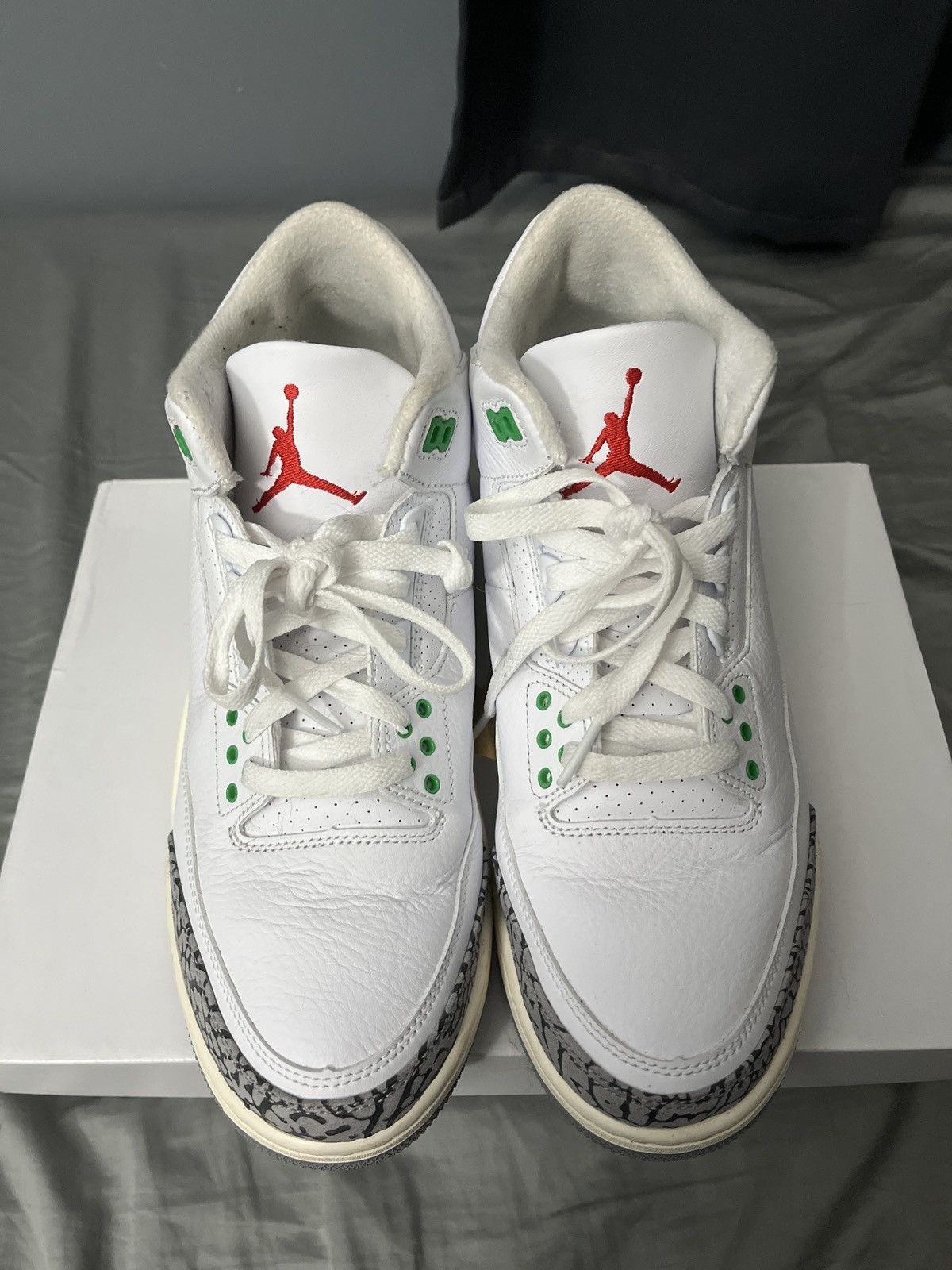 Jordan Brand × Nike WMNS Jordan 3 “Lucky Green” Size US 10.5 / EU 43-44 - 3 Thumbnail