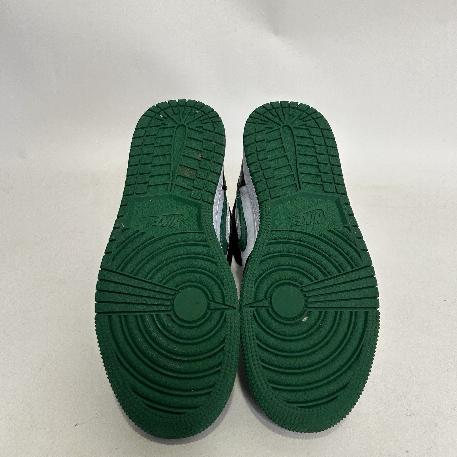 Jordan Brand Nike Air Jordan 1 Mid Retro GS “Pine Green Toe” Size US 6.5 / IT 36.5 - 7 Thumbnail