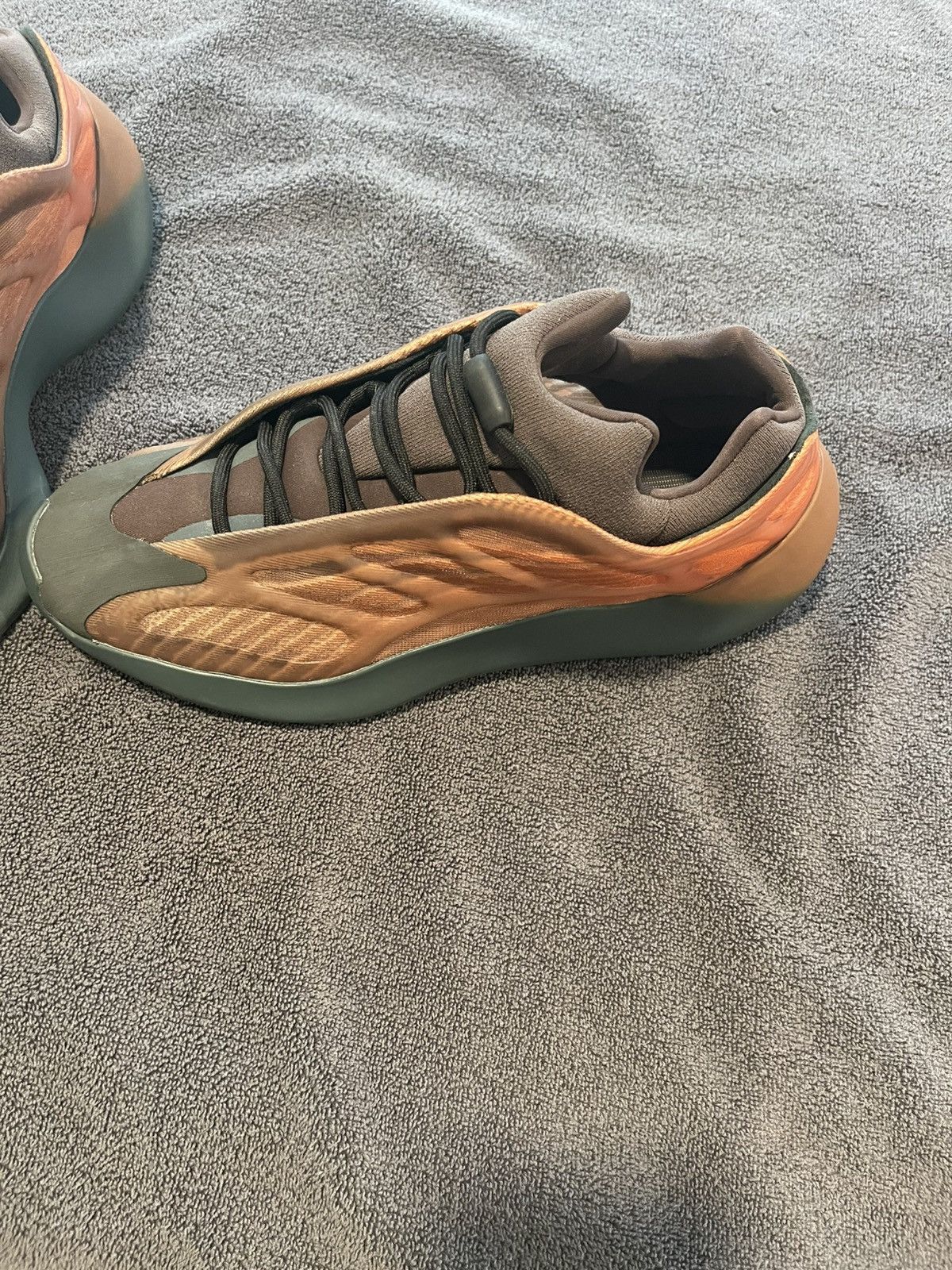 Adidas Yeezy 700 Size US 12.5 / EU 45-46 - 2 Thumbnail