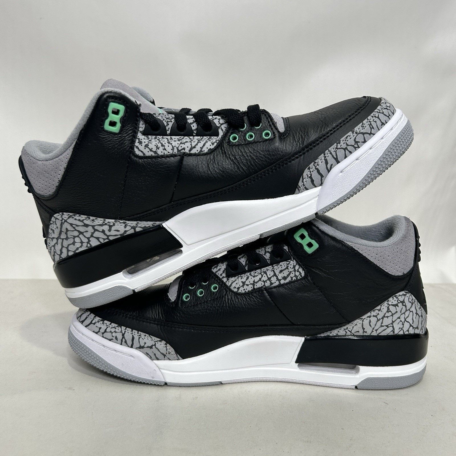 Jordan Brand Nike Air Jordan 3 Retro “Green Glow” Size US 9.5 / EU 42-43 - 3 Thumbnail