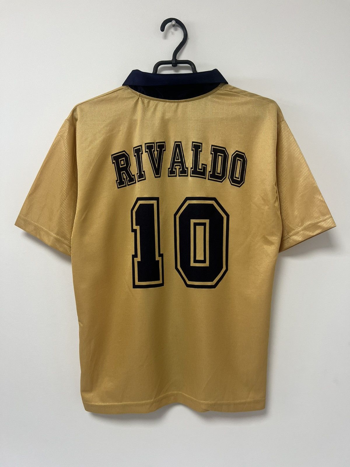 Vintage Vintage Barcelona 2002/2003 Jersey Rivaldo Football Shirt M Size US M / EU 48-50 / 2 - 1 Thumbnail