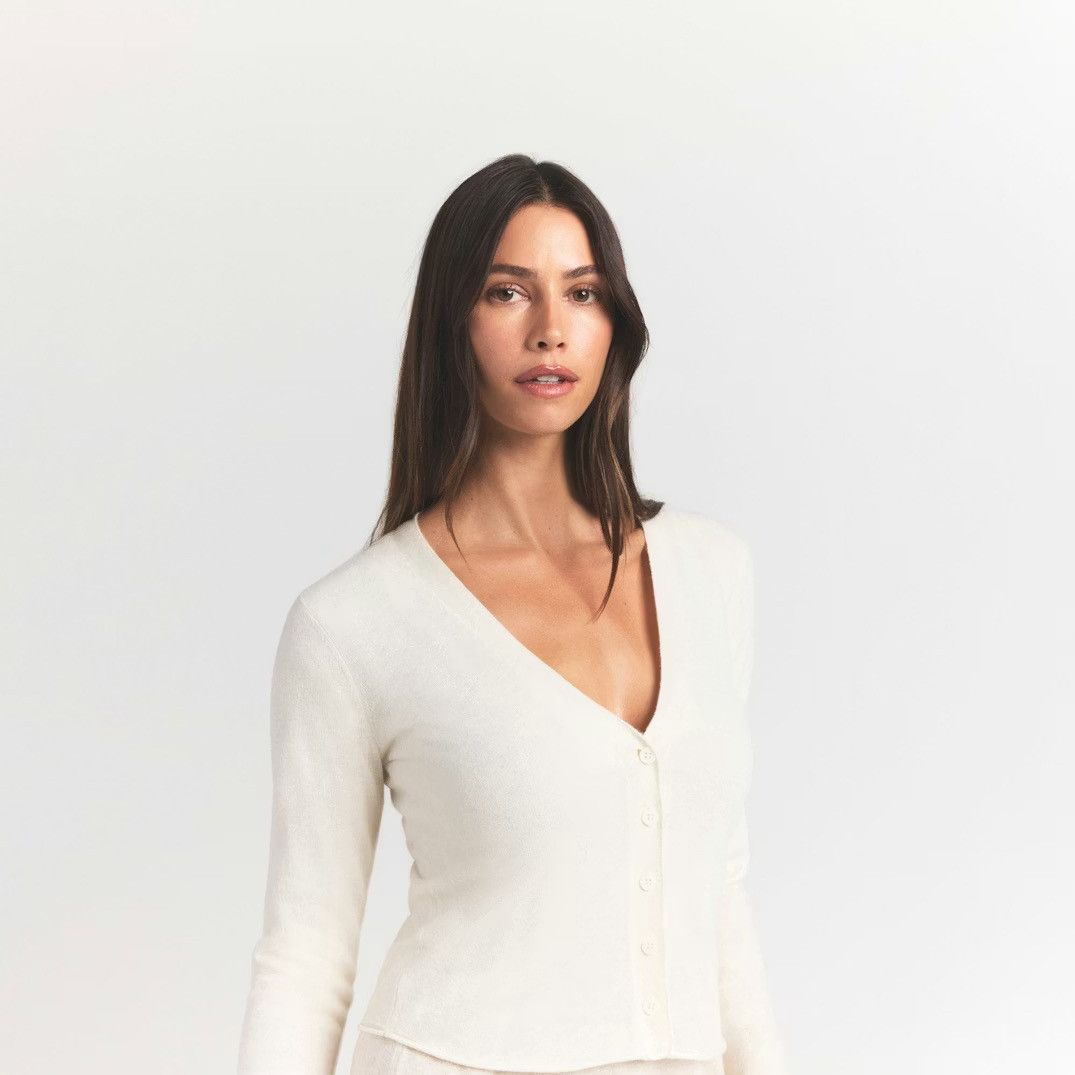 SKIMS NWT Skims Featherweight Cashmere Cardigan Small Egret Size S / US 4 / IT 40 - 4 Thumbnail