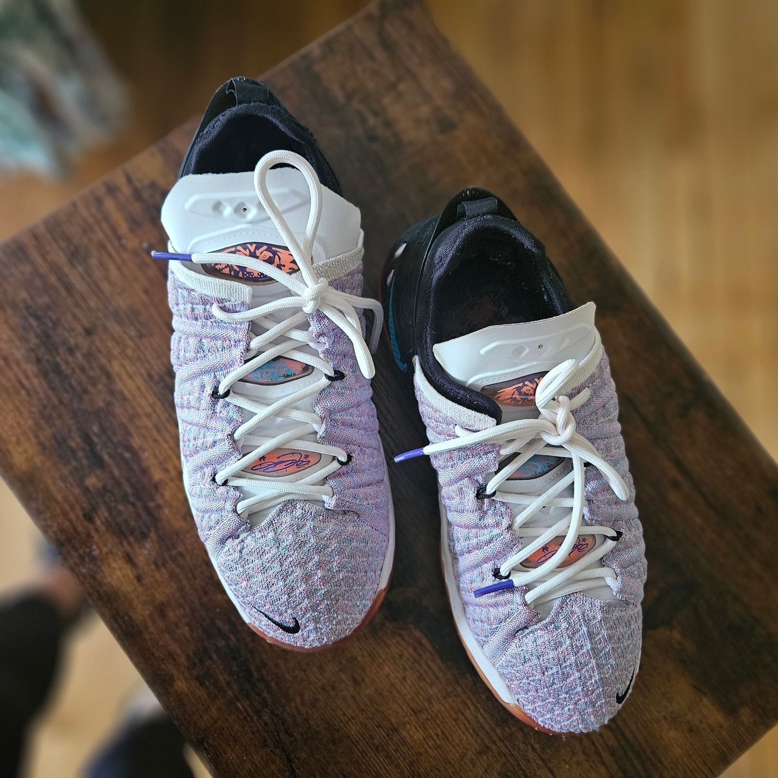 Nike LeBron 18 GS Graffiti Size 6 Size US 6 / EU 39 - 8 Thumbnail