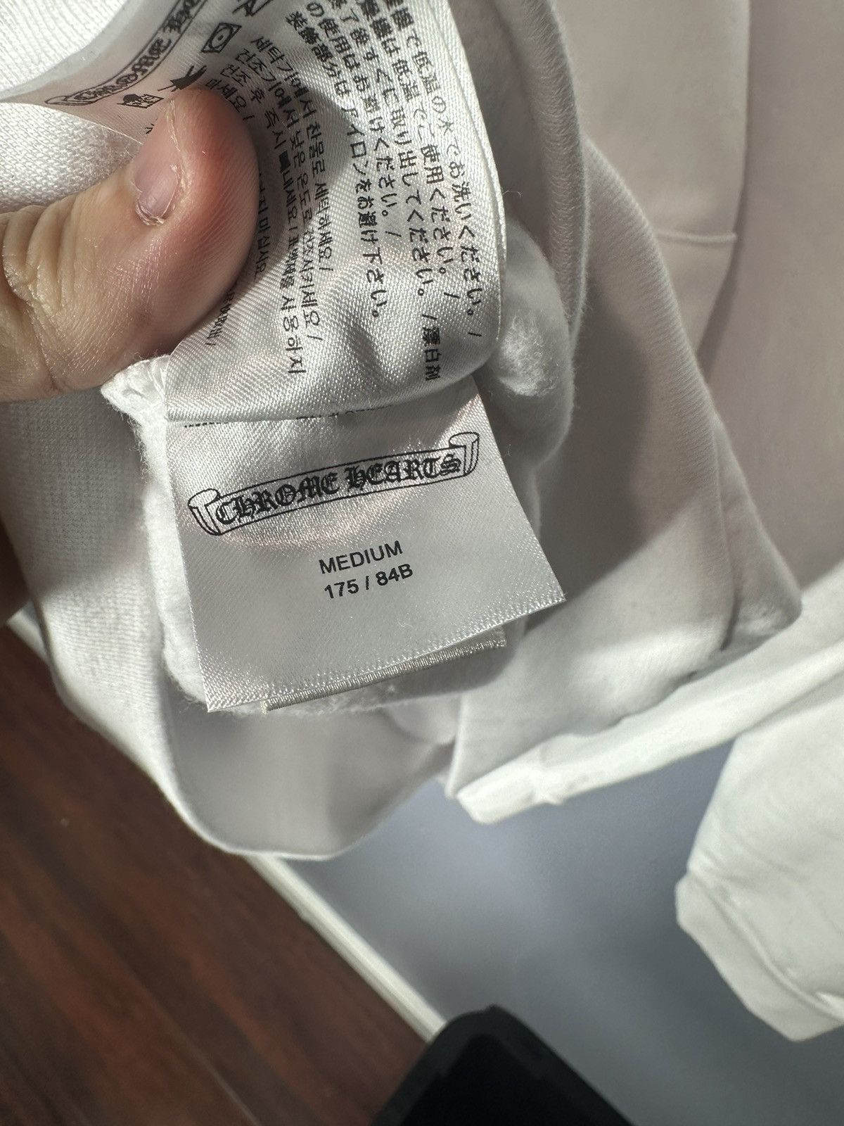 Chrome Hearts Chrome hearts white vertical logo hoodie Size US M / EU 48-50 / 2 - 3 Thumbnail