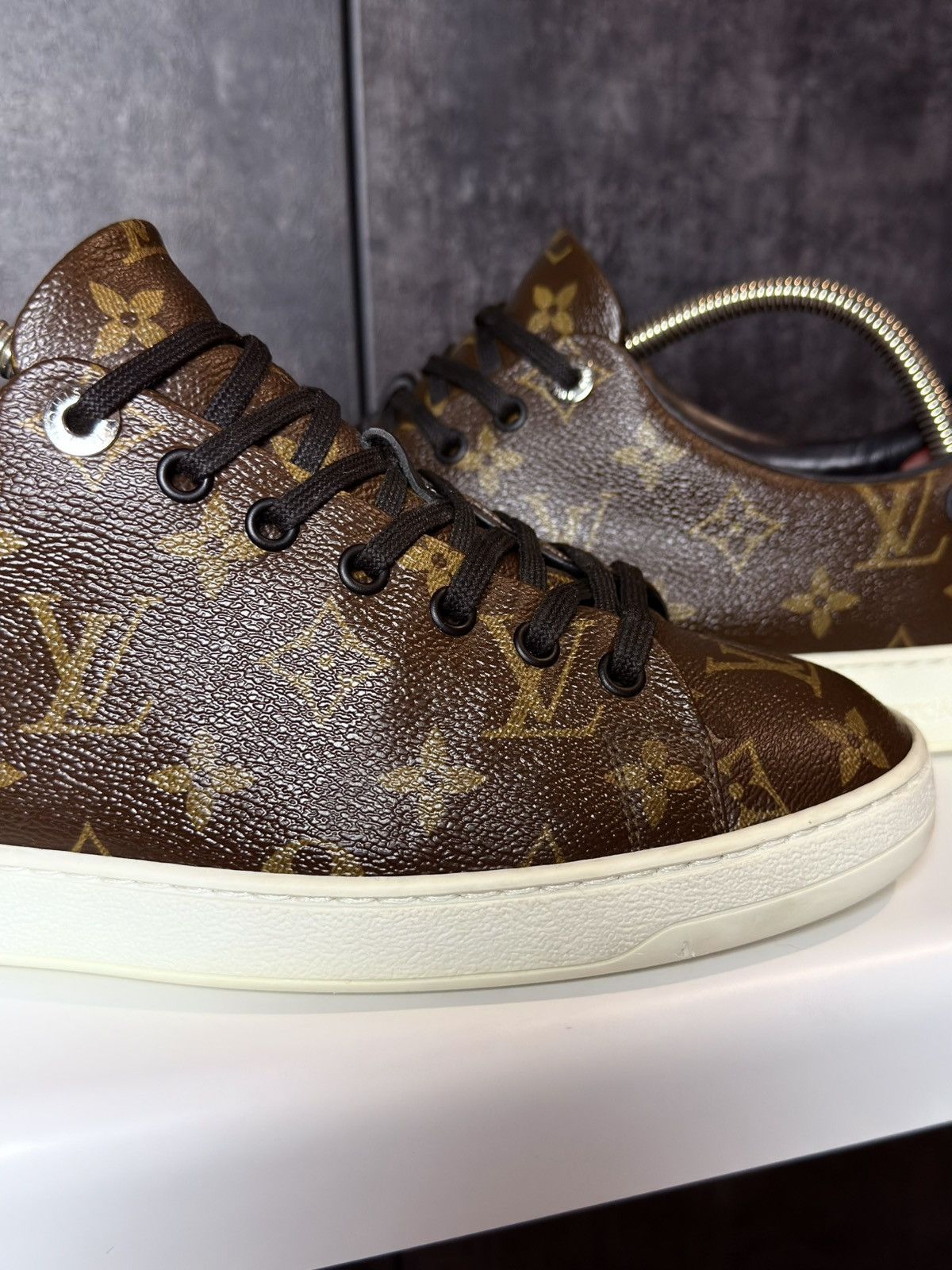 Louis Vuitton Rare Louis Vuitton Frontrow Low Top Sneakers Luxury Size US 9.5 / EU 42-43 - 9 Thumbnail