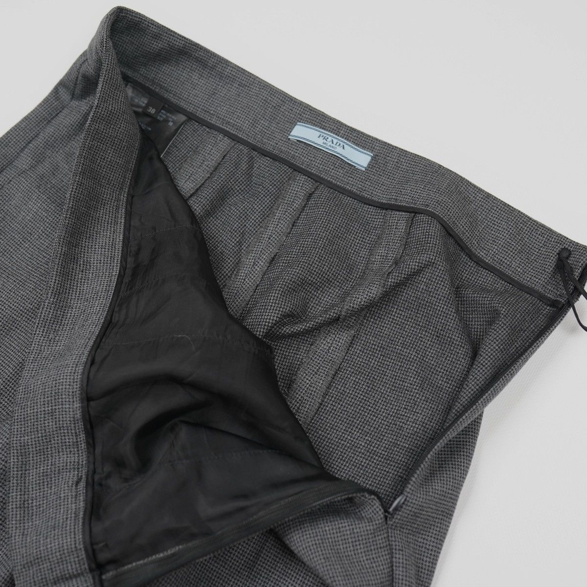 Prada Prada Houndstooth Wool Grey Pants Trousers Size 26" / US 2 / IT 38 - 9 Thumbnail