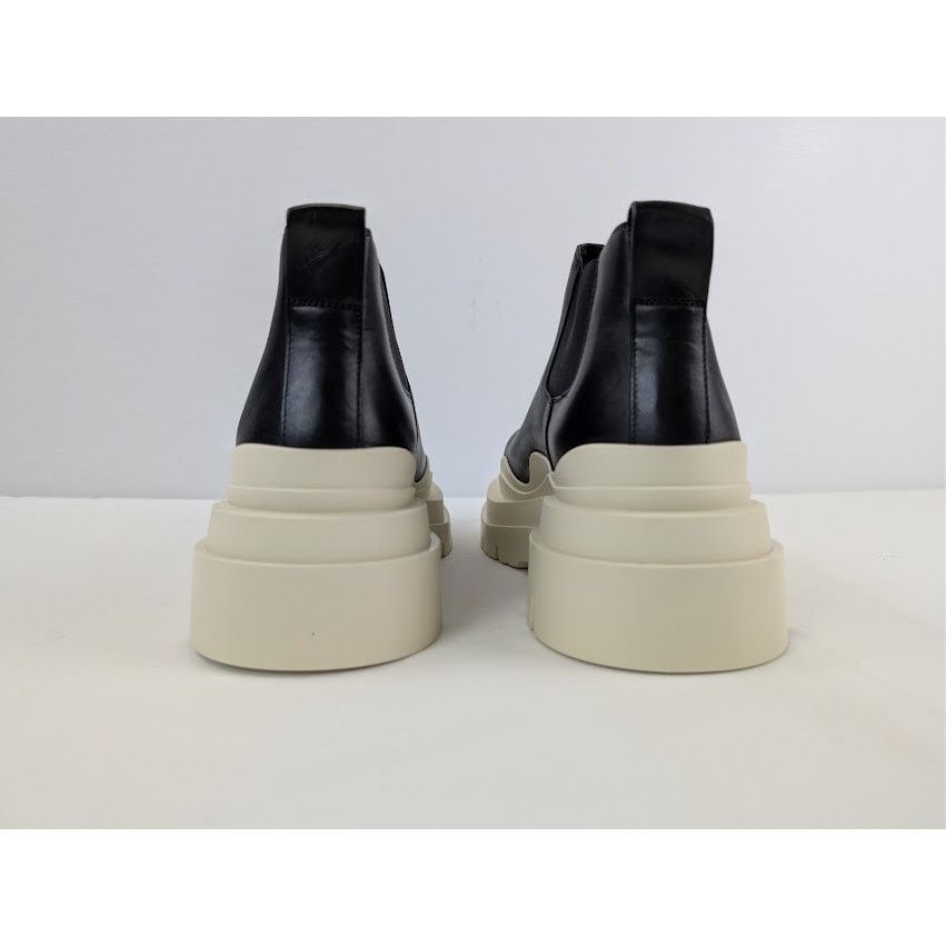 Bottega Veneta o1rshd1 Tire Chelsea Boots in Black / Sea Salt Size US 10 / EU 43 - 11 Thumbnail