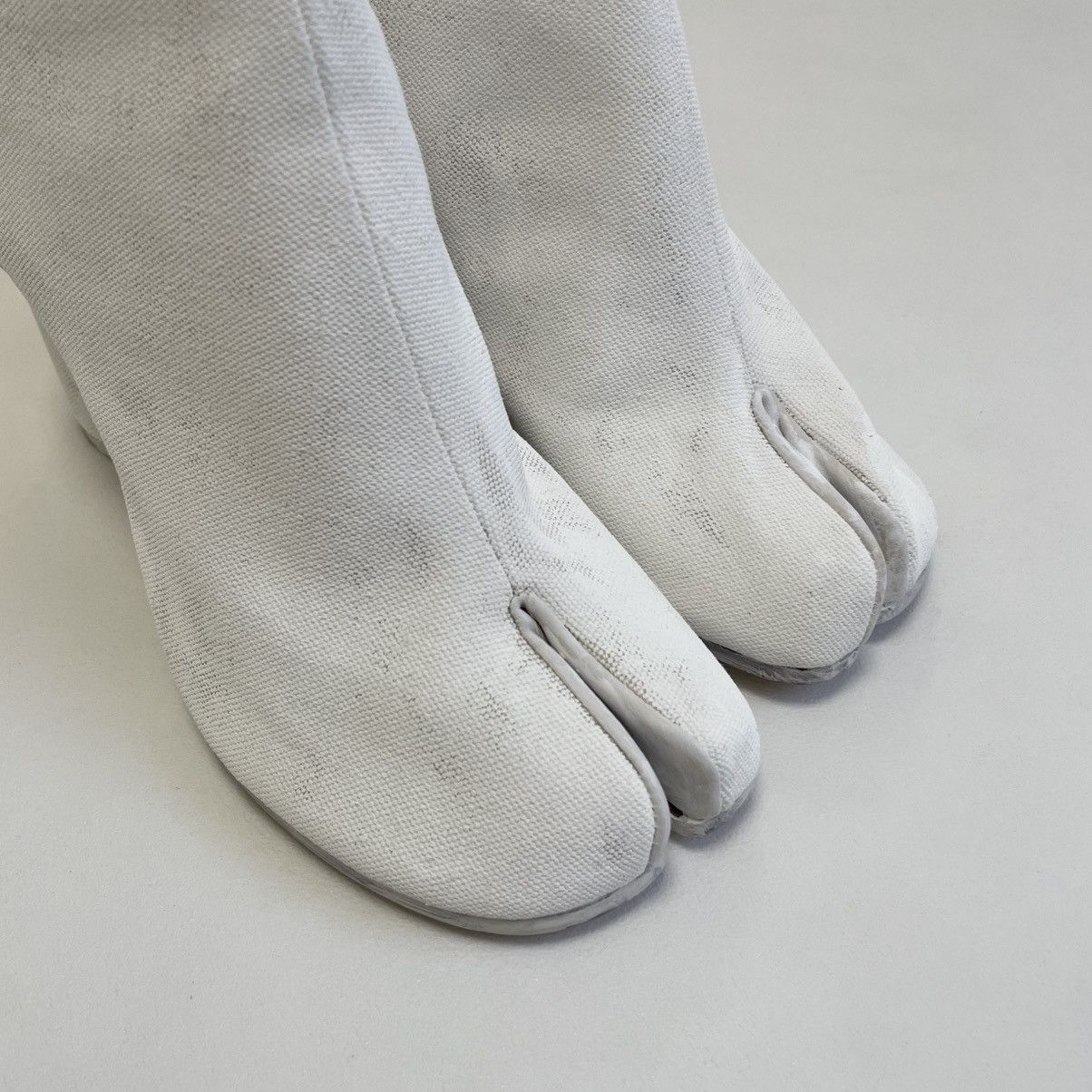 Maison Margiela White Painted Canvas Tabi Boots Size US 10 / IT 40 - 18 Thumbnail